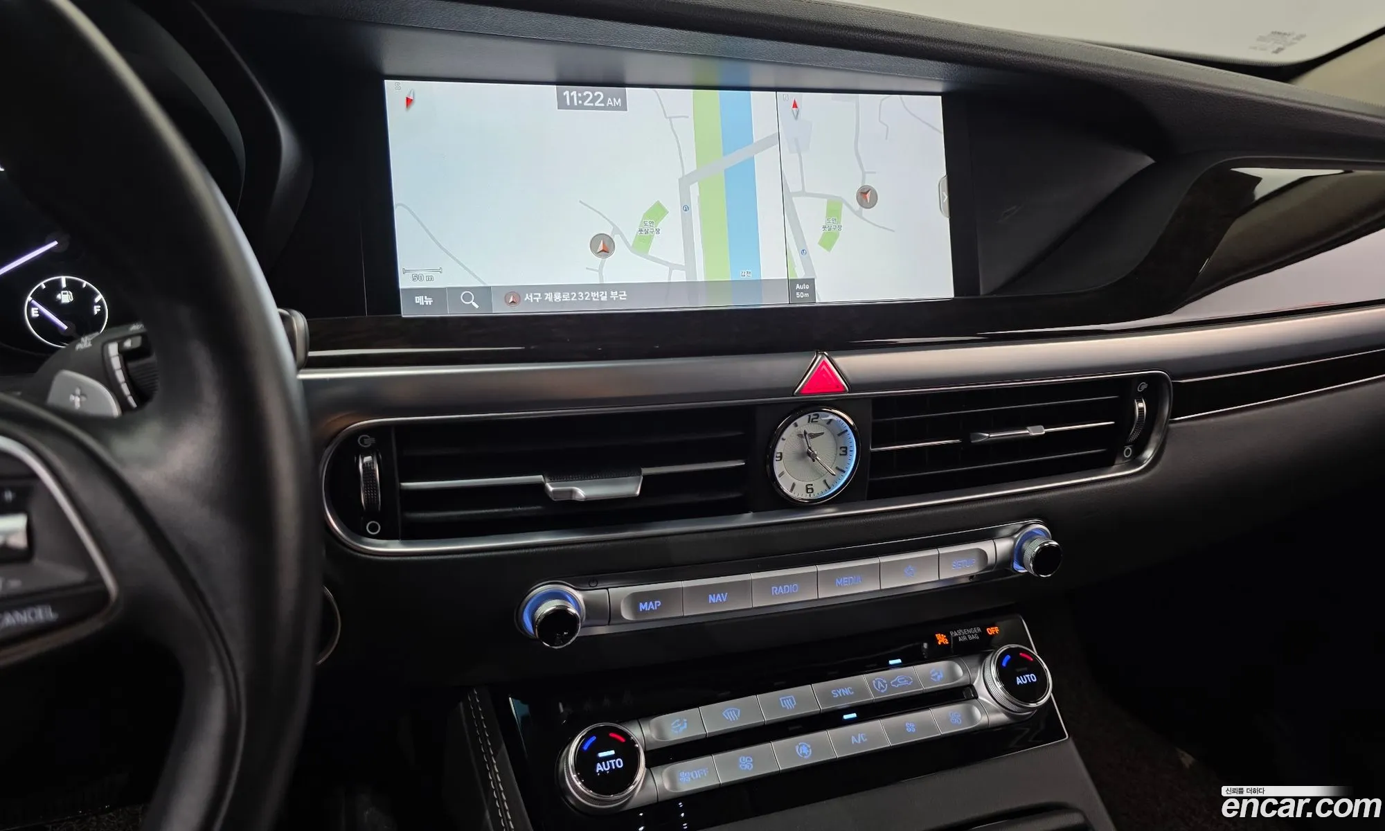 Genesis G90 2021 KMHG241DDMU094582 — 2