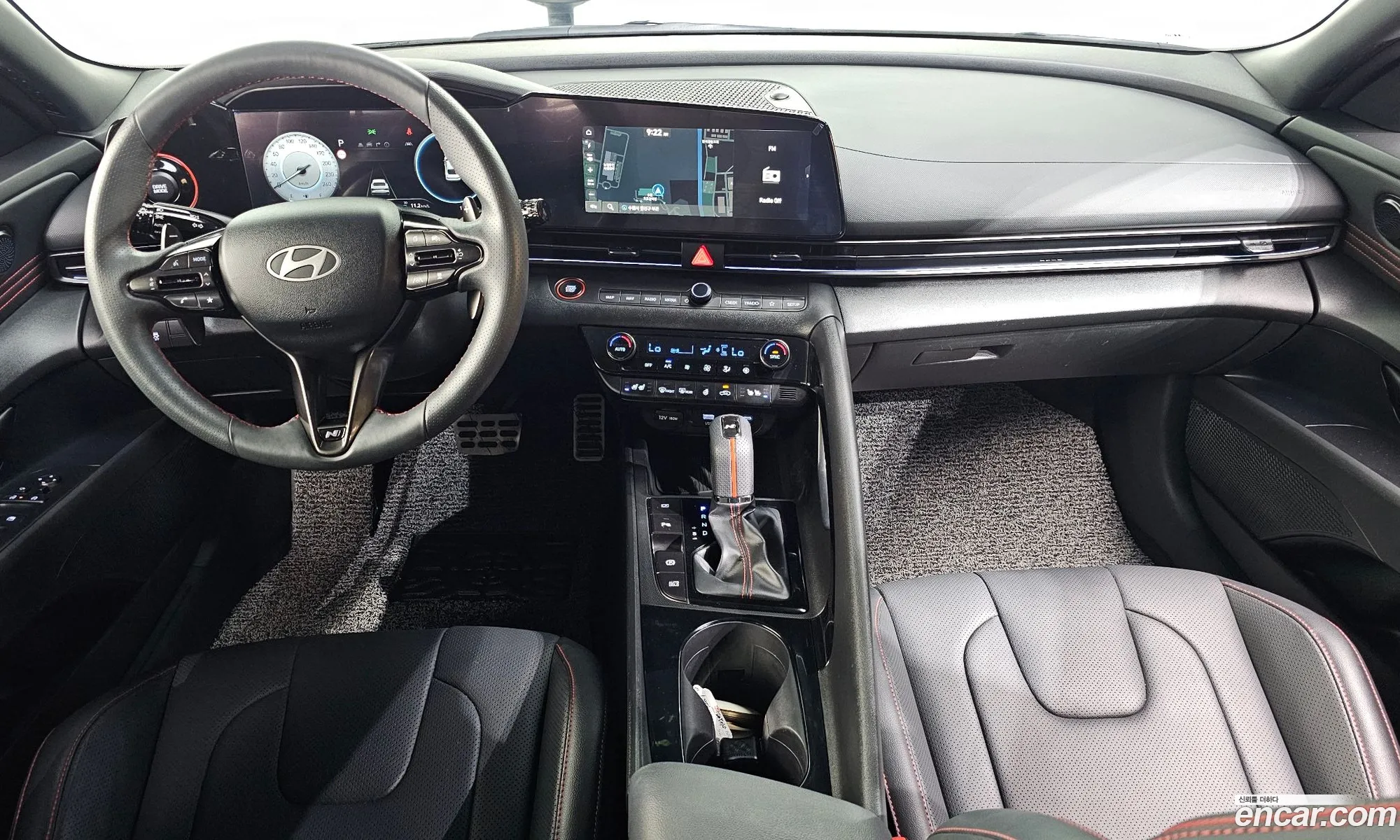 Hyundai Elantra 2024 — 17