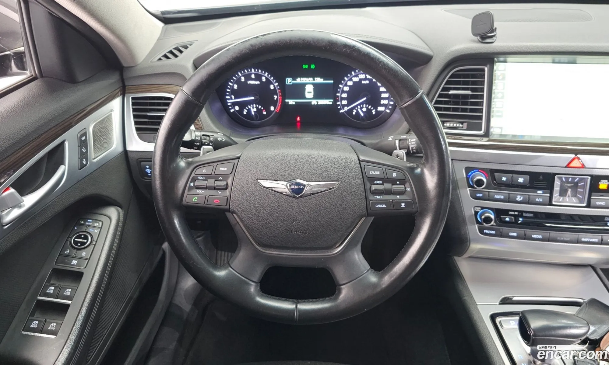 Genesis G80 2016 KMHGM41DDHU185655 — 10