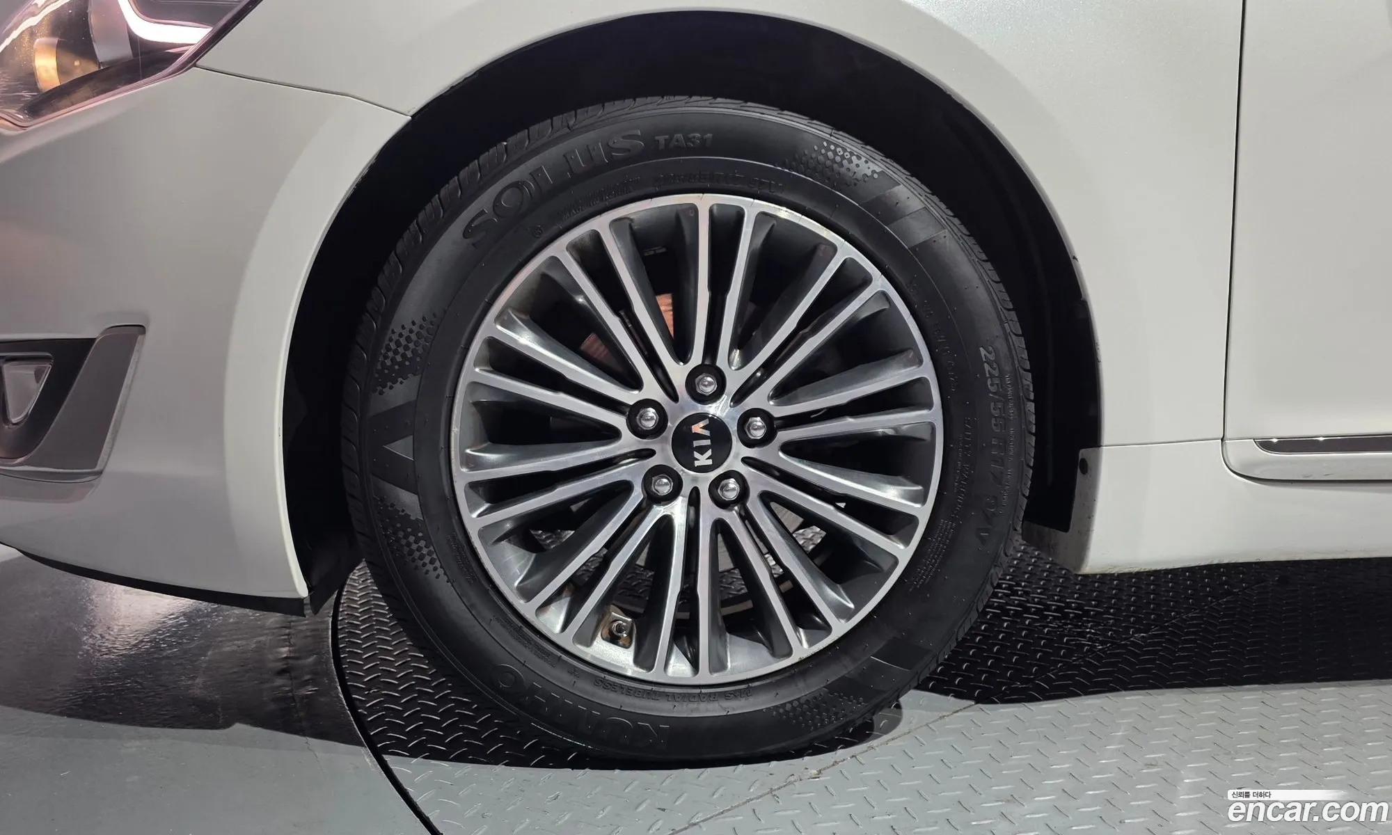 Kia K7 2015 — 14