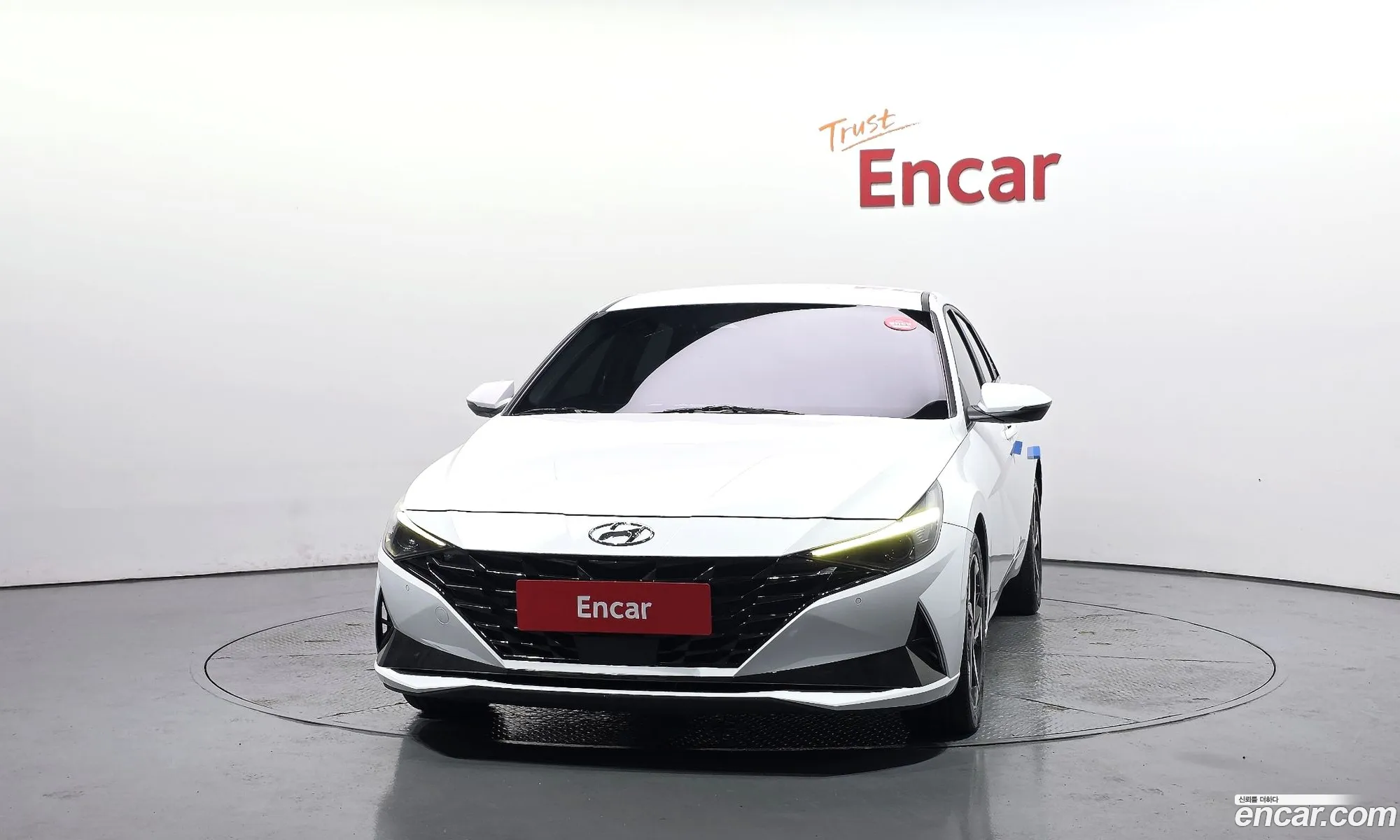 Hyundai Elantra Hybrid 2022 — 17