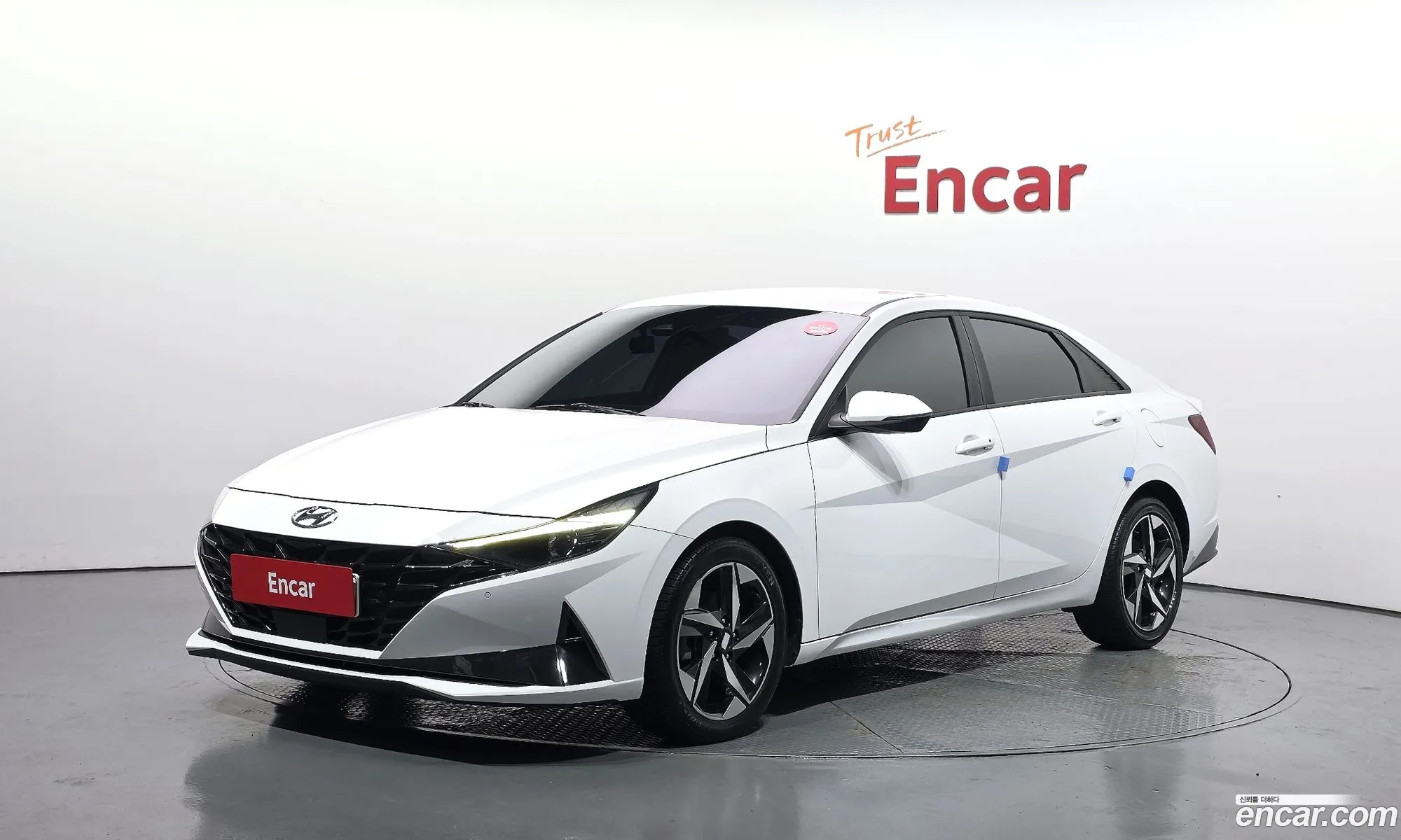 Hyundai Elantra Hybrid 2022 — 11