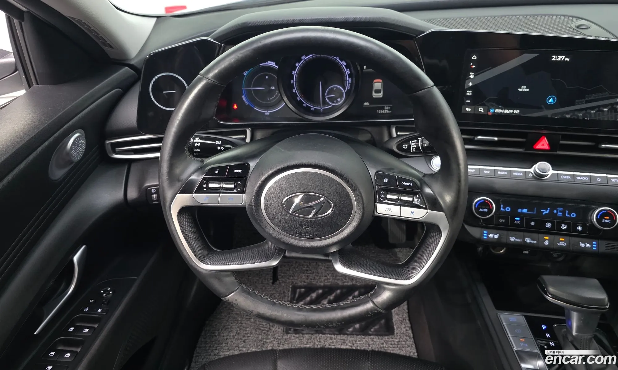 Hyundai Elantra Hybrid 2022 — 13