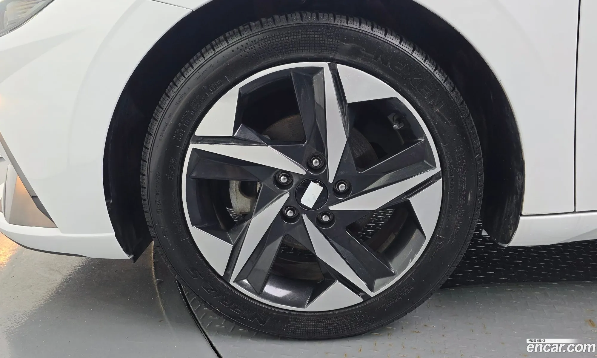 Hyundai Elantra Hybrid 2022 — 14