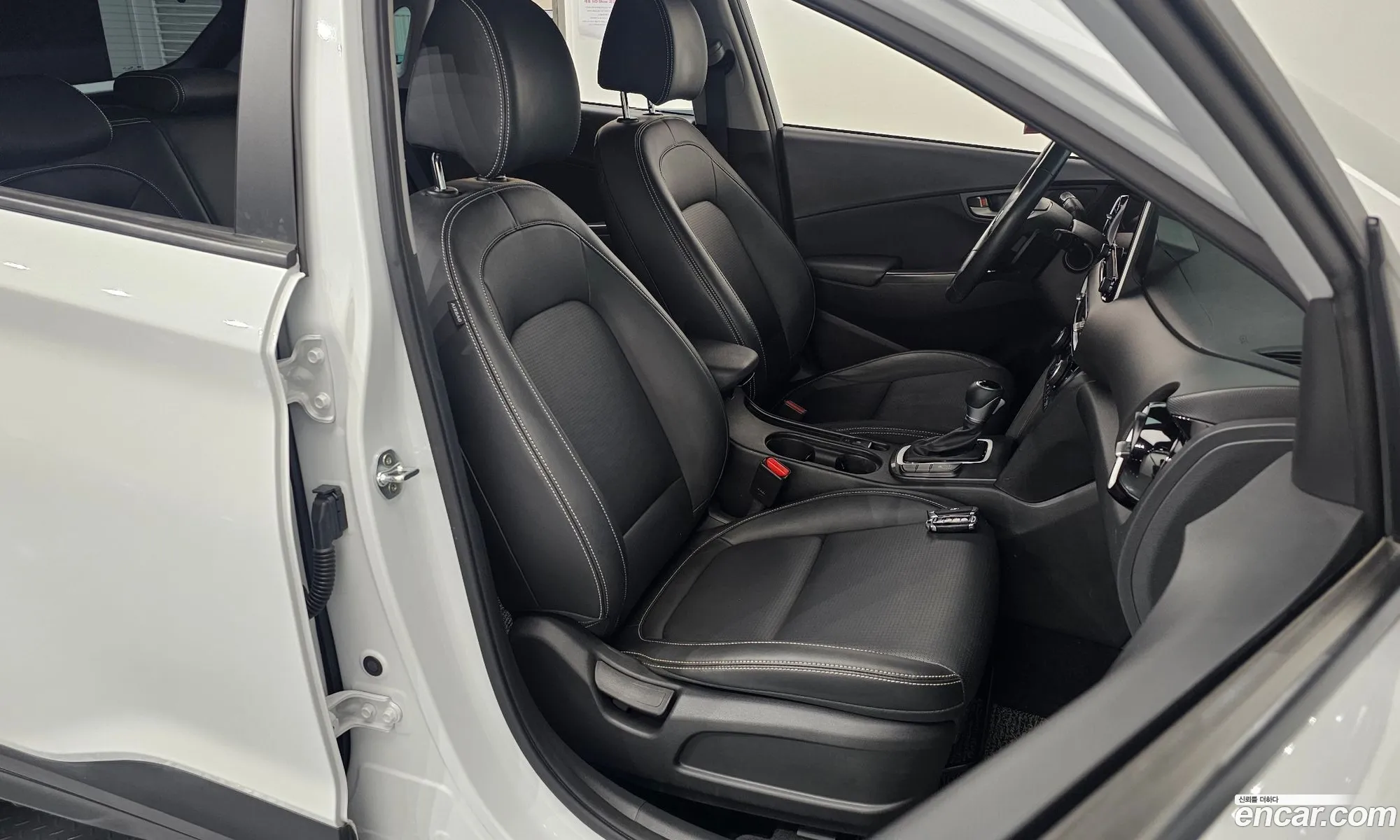 Hyundai Kona Hybrid 2020 — 12