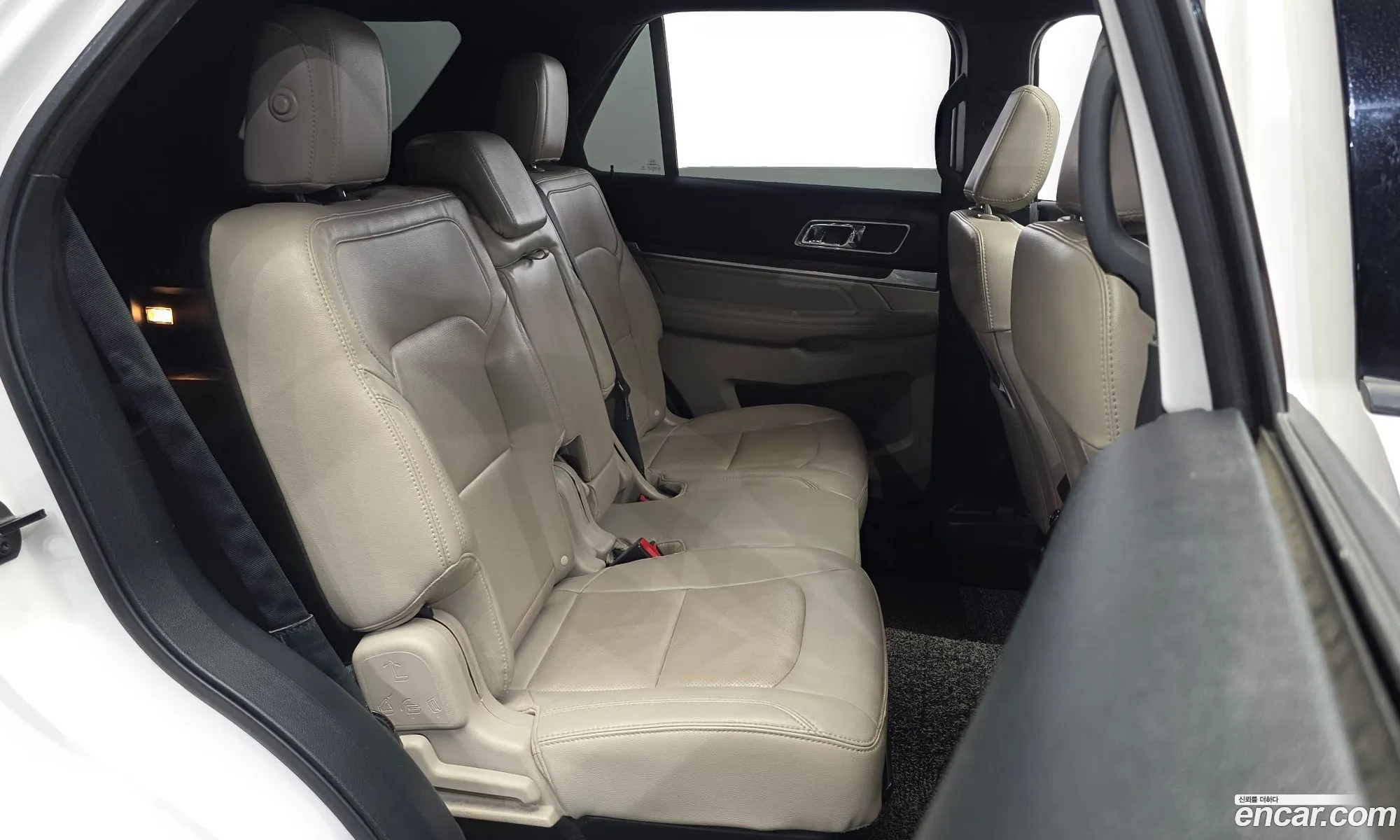 Ford Explorer 2018 1FM5K8FH2JGB23296 — 14