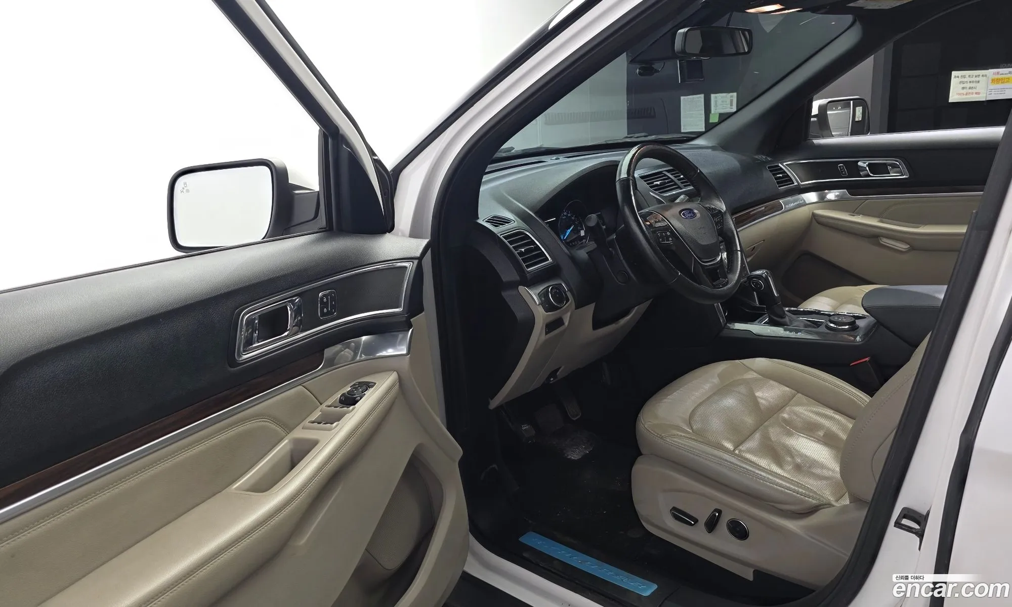 Ford Explorer 2018 1FM5K8FH2JGB23296 — 19