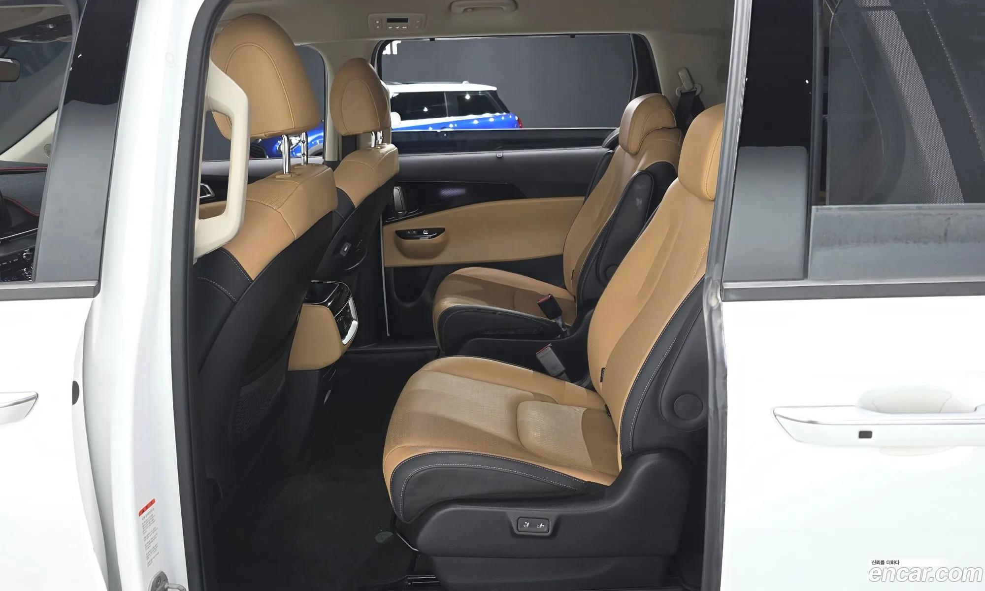 Kia Carnival 2022 — 3