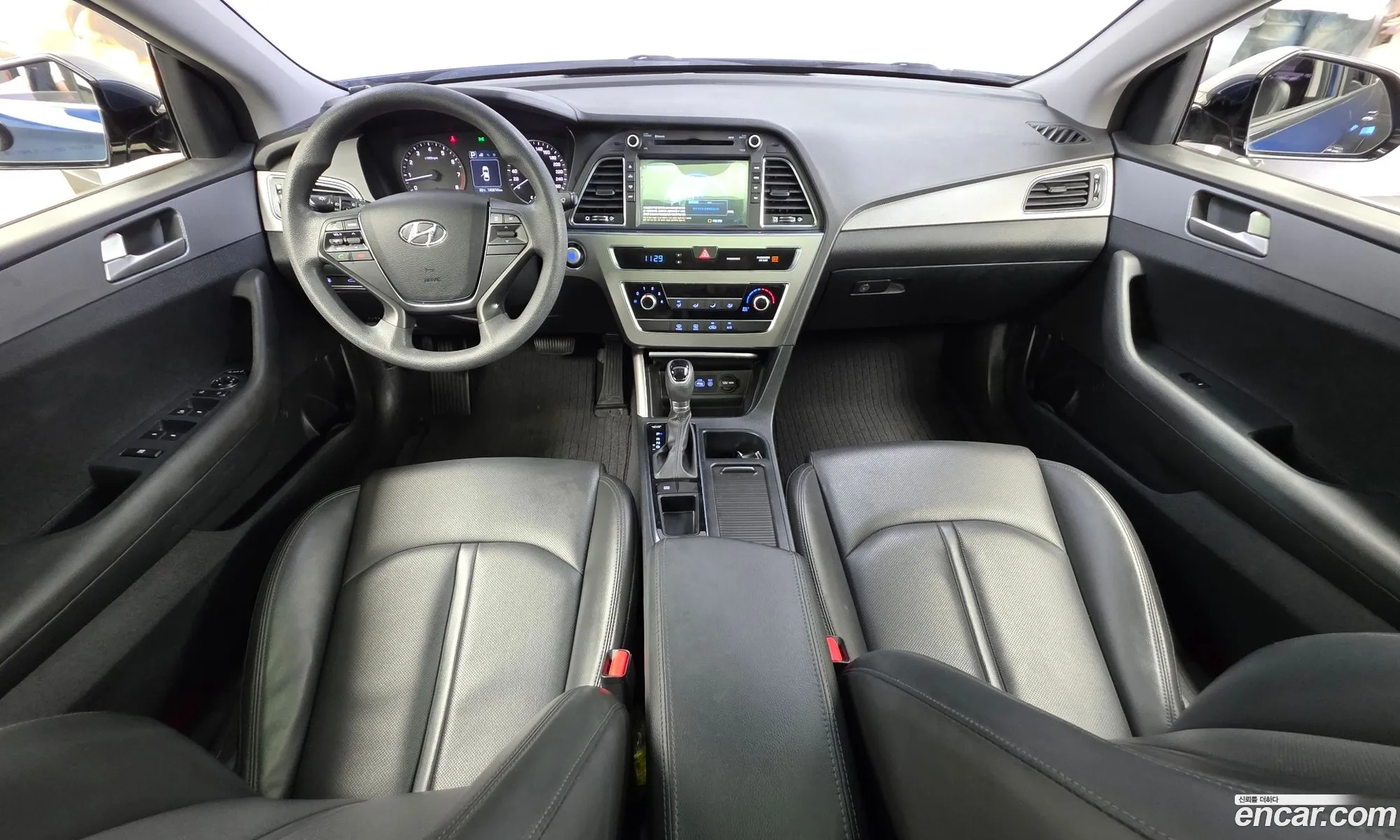 Hyundai LF Sonata 2016 KMHE341DBGA252385 — 3