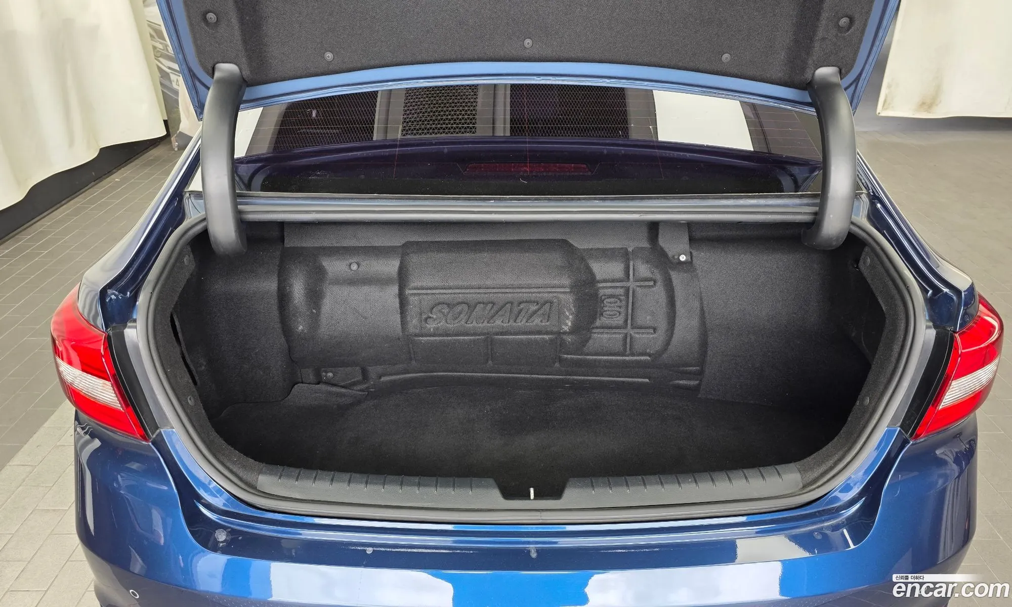 Hyundai LF Sonata 2016 KMHE341DBGA252385 — 9