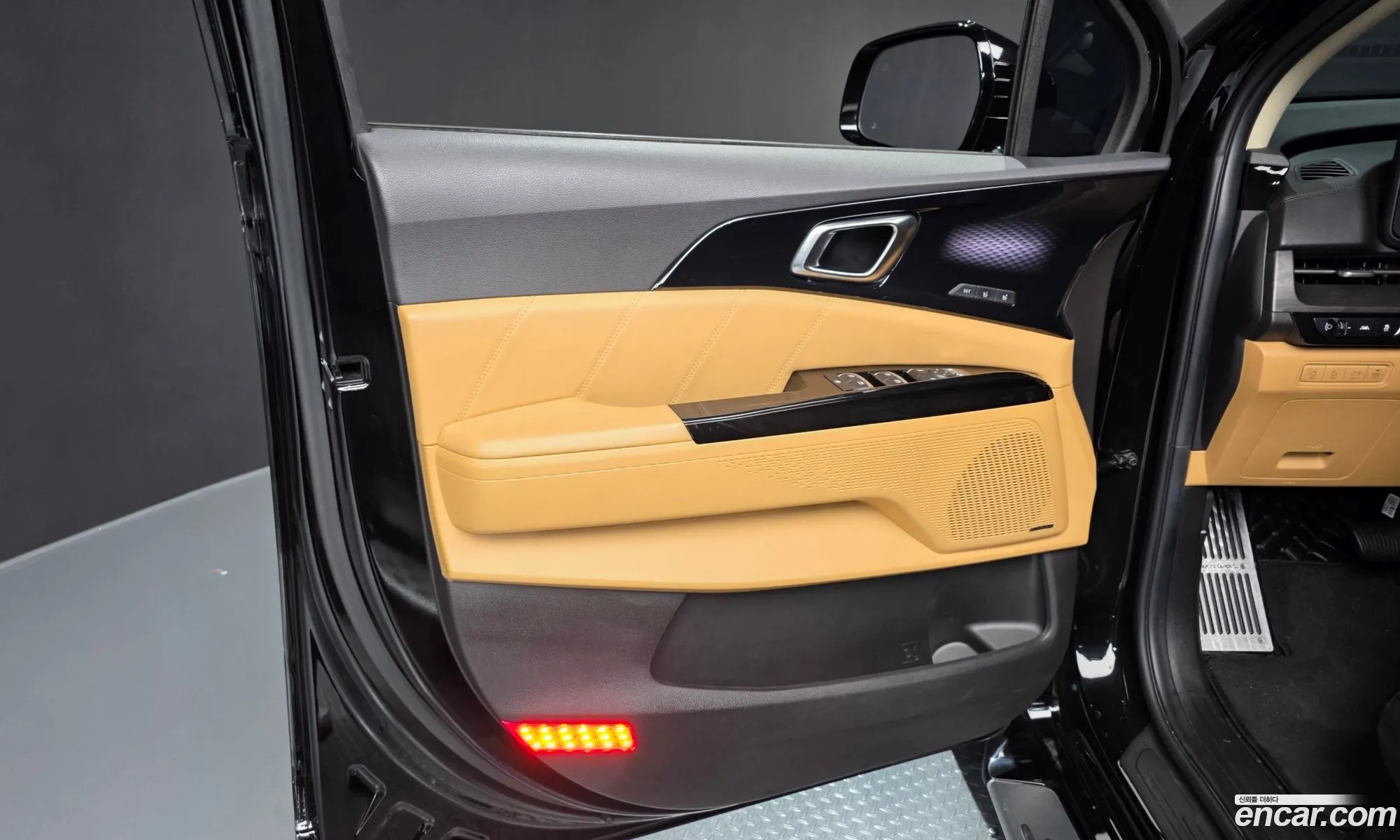 Kia Carnival 2021 KNANE81BBNS154859 — 11