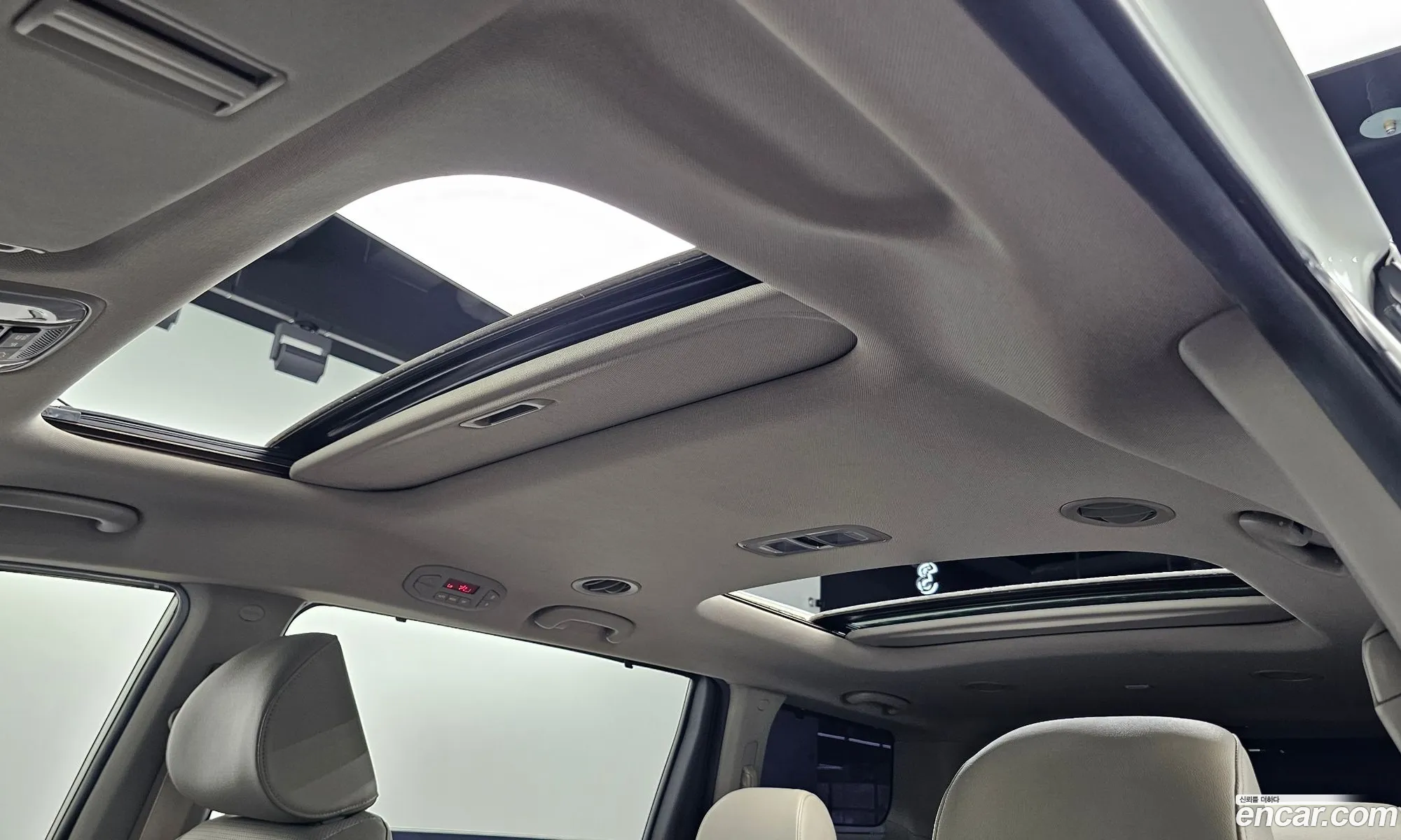 Kia Carnival 2020 KNAMC81ABLS674232 — 6
