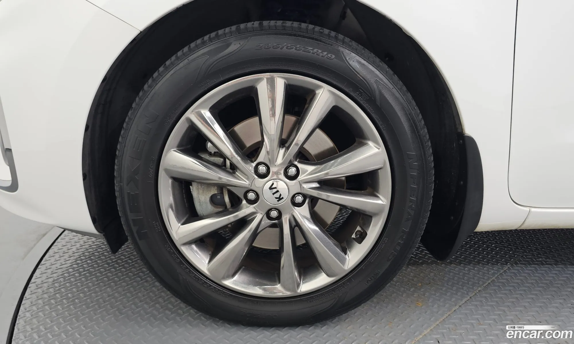 Kia Carnival 2020 KNAMC81ABLS674232 — 8