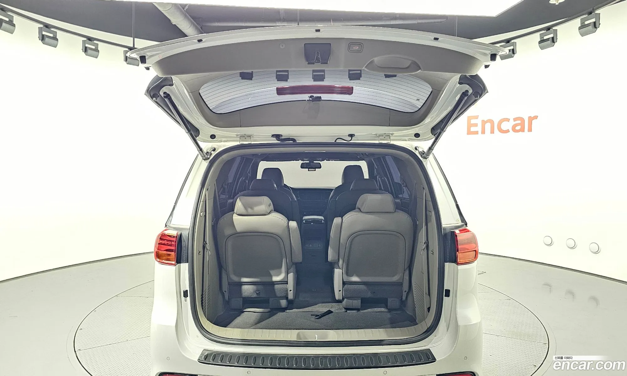 Kia Carnival 2020 KNAMC81ABLS674232 — 4