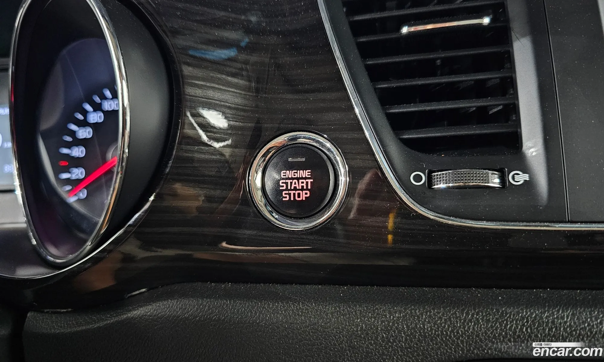 Kia Carnival 2020 KNAMC81ABLS674232 — 5