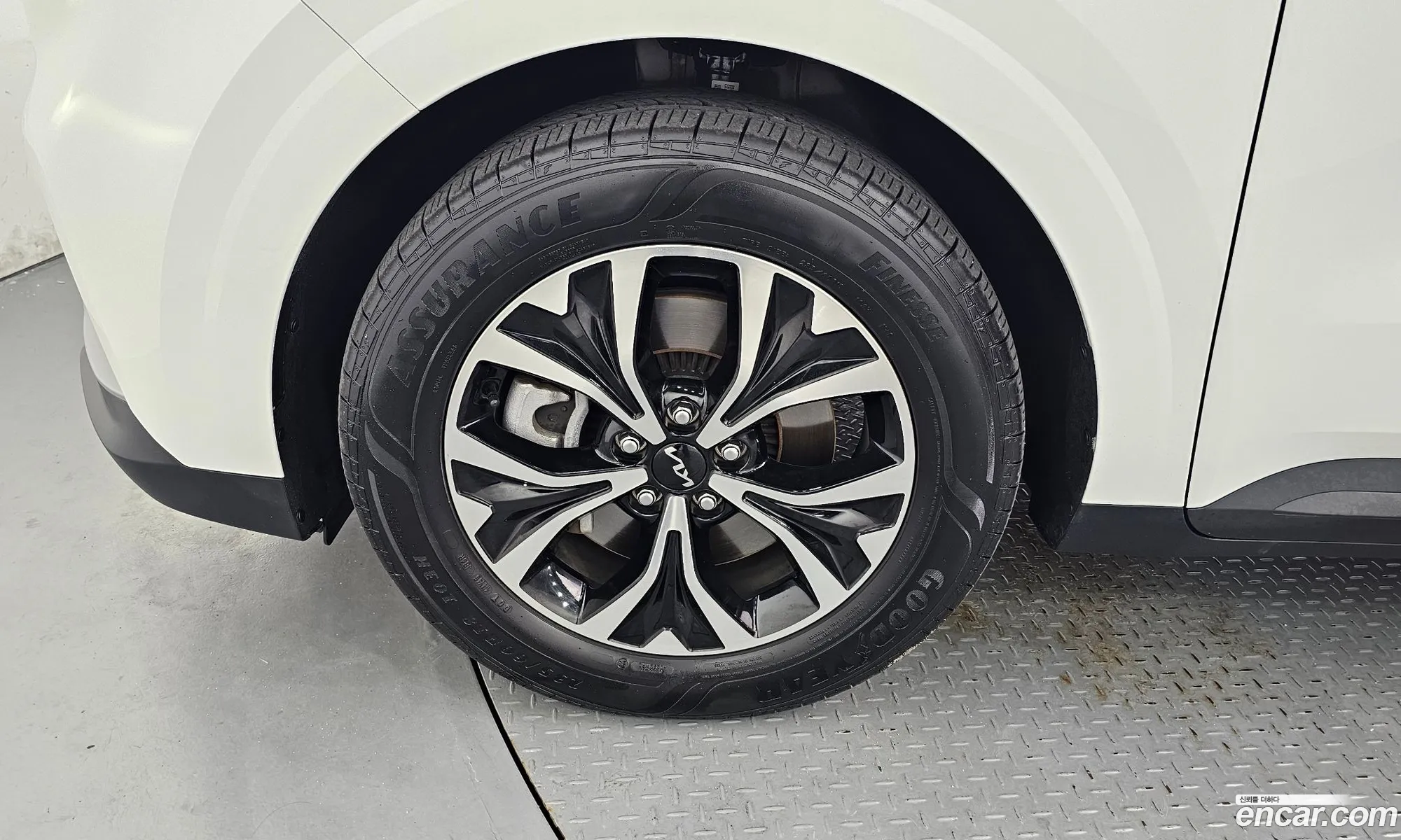 Kia Carnival 2023 KNANB813BPS382307 — 7