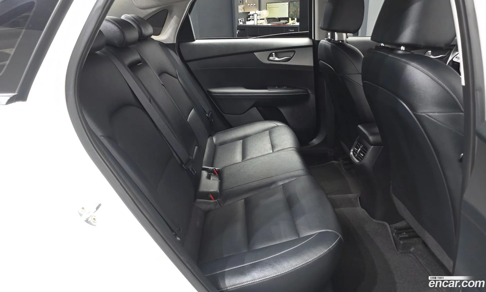 Kia K3 2018 KNAF341BEKA012072 — 29