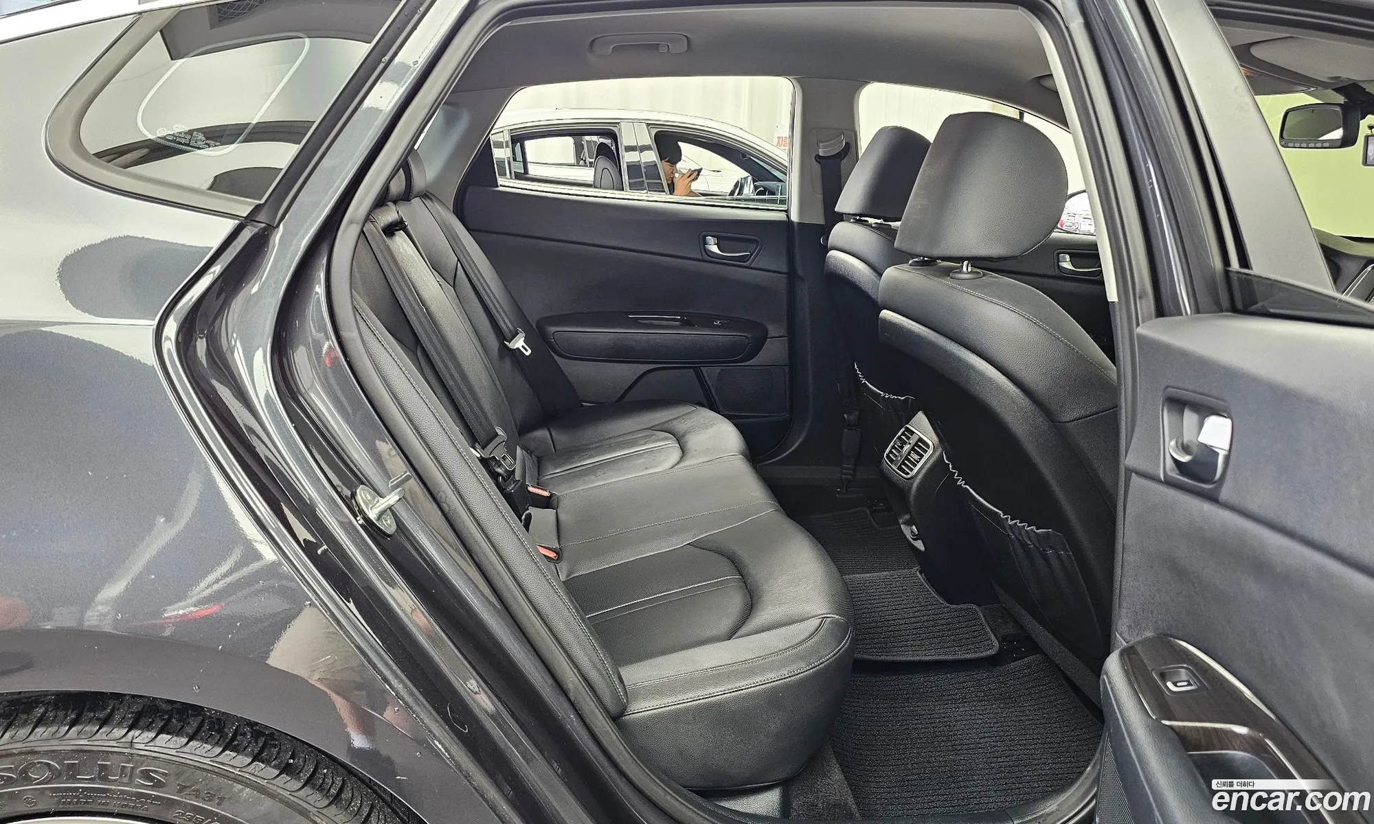 Kia K5 2018 KNAGU411BKA323049 — 5