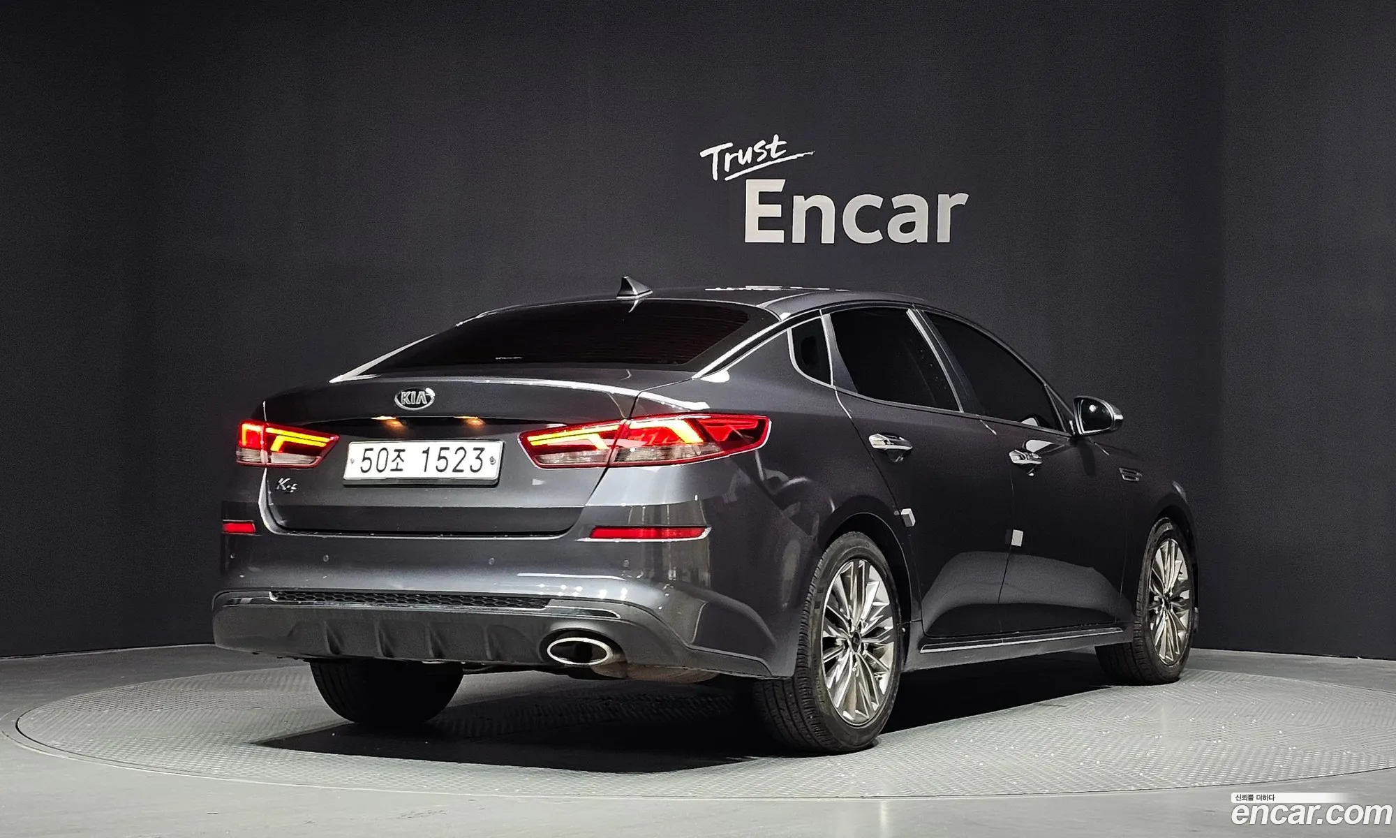 Kia K5 2018 KNAGU411BKA323049 — 12