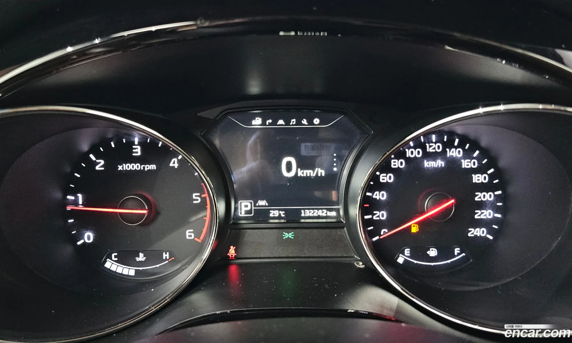 Kia Carnival 2017 KNAMC81ABJS386892 — 7