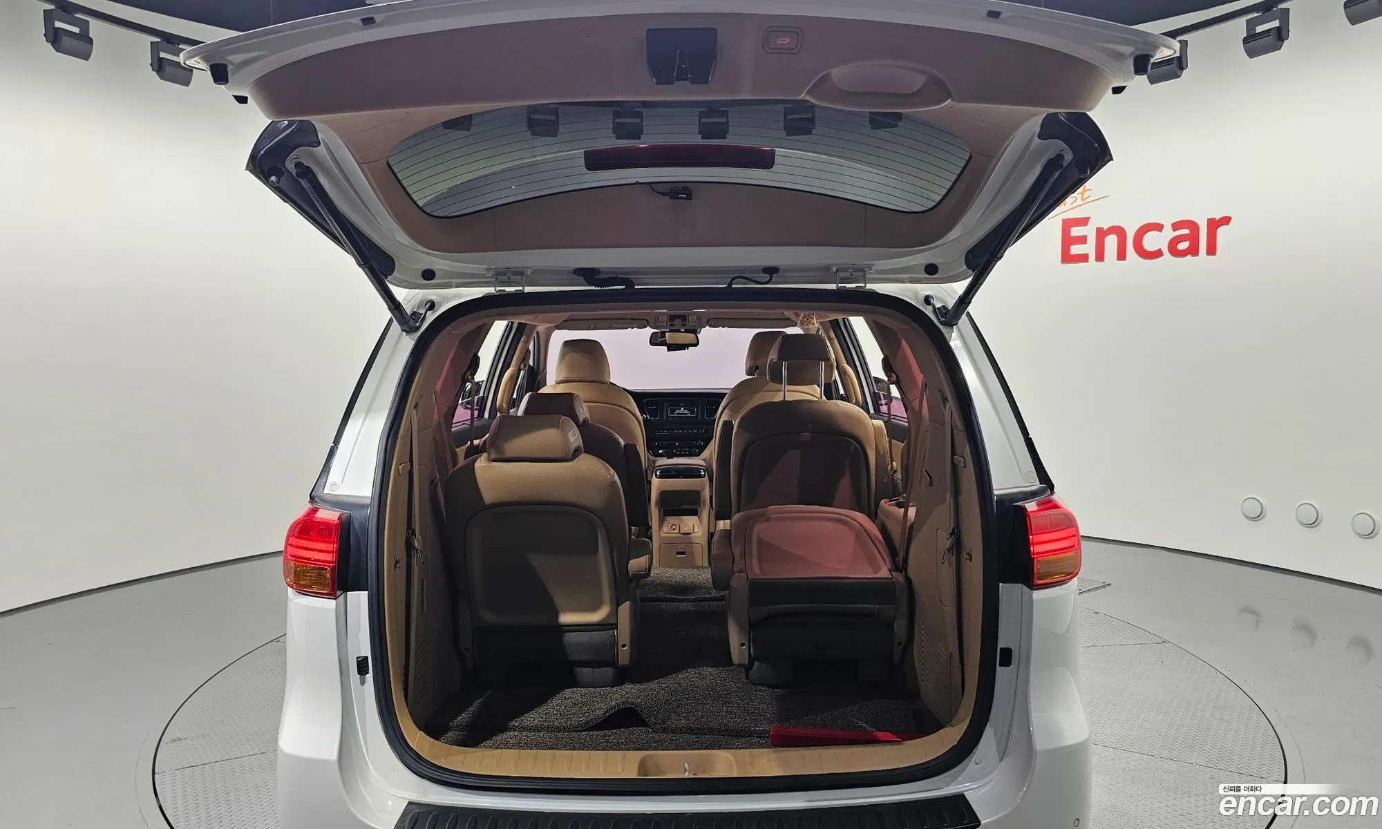 Kia Carnival 2017 KNAMC81ABJS386892 — 15