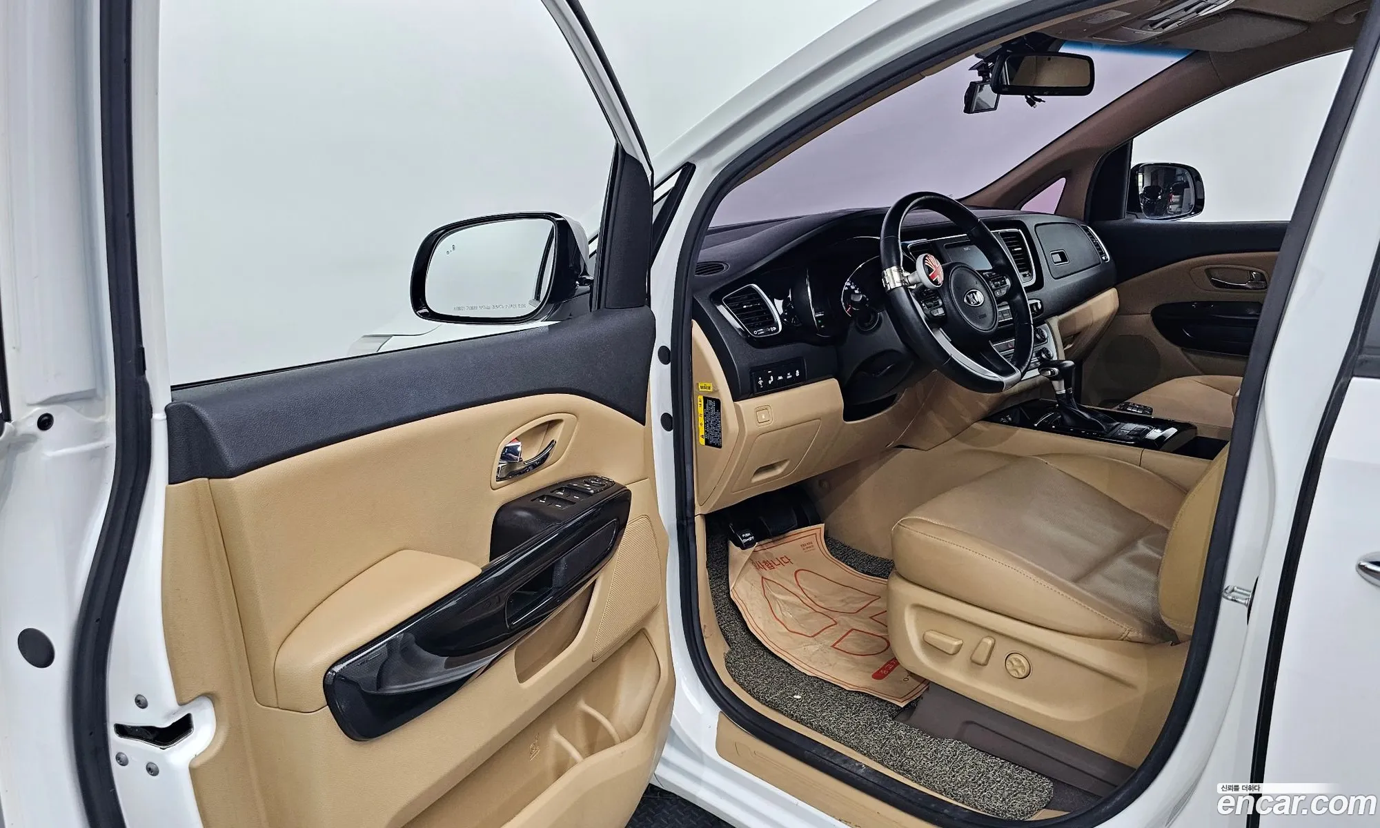 Kia Carnival 2017 KNAMC81ABJS386892 — 18