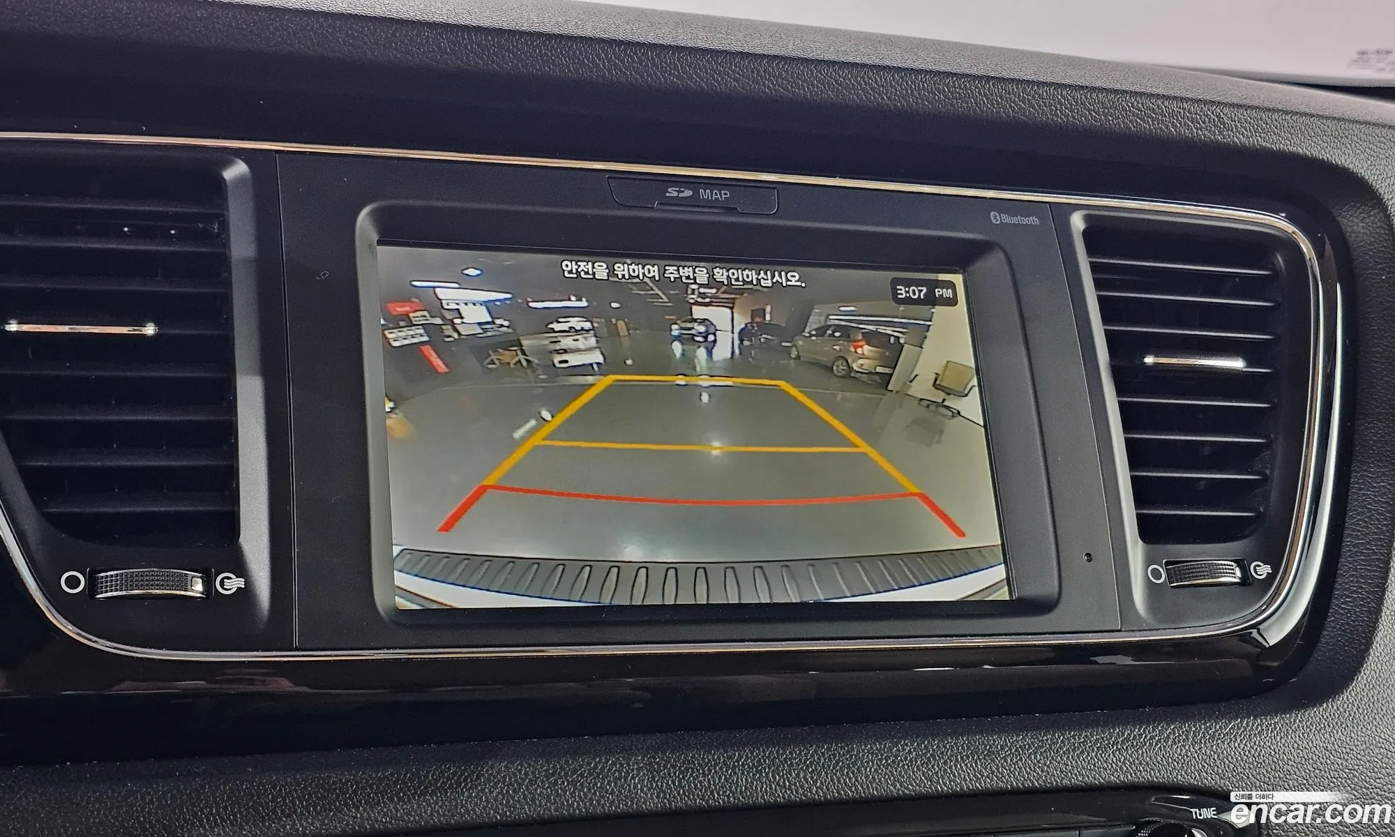 Kia Carnival 2017 KNAMC81ABJS386892 — 17