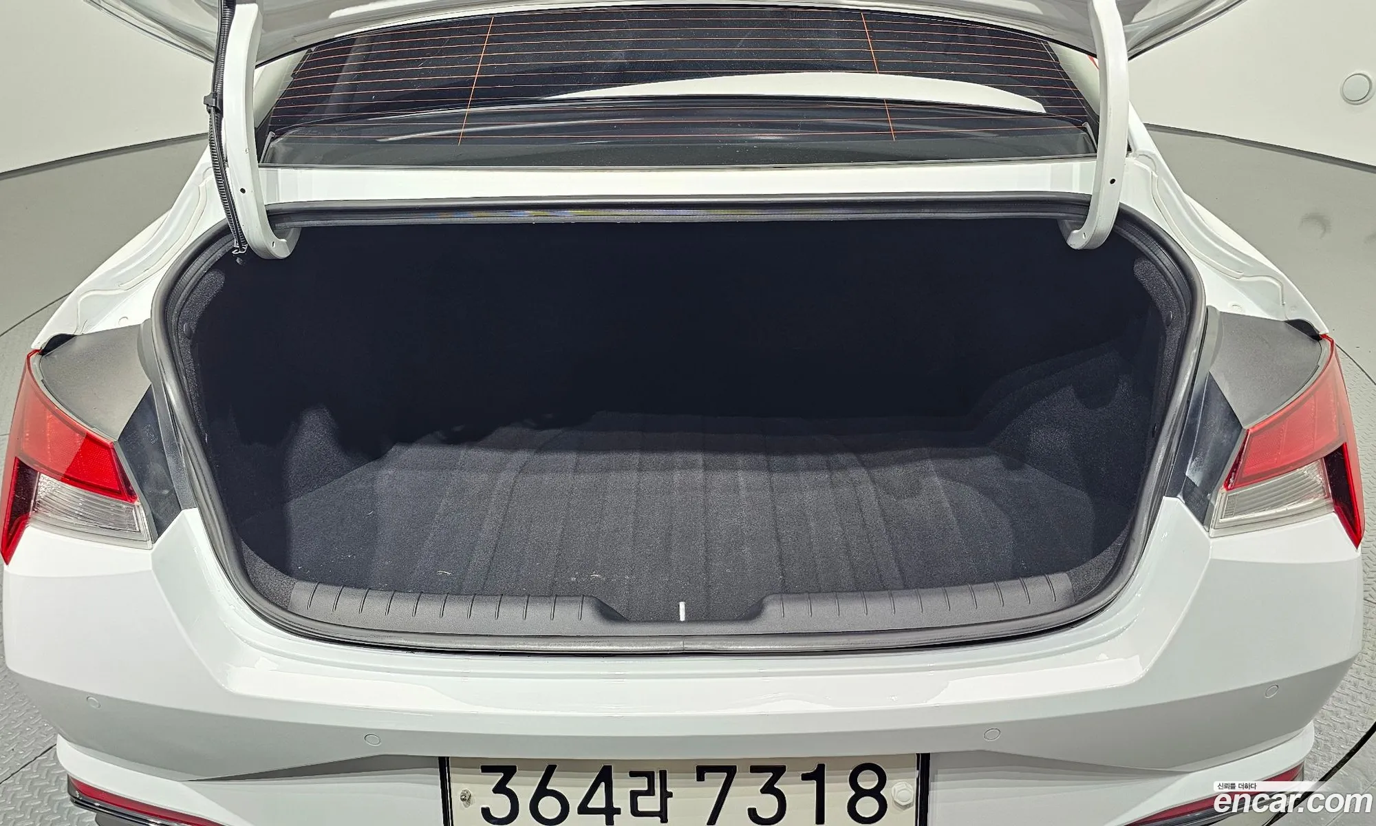 Hyundai Elantra Hybrid 2022 — 16