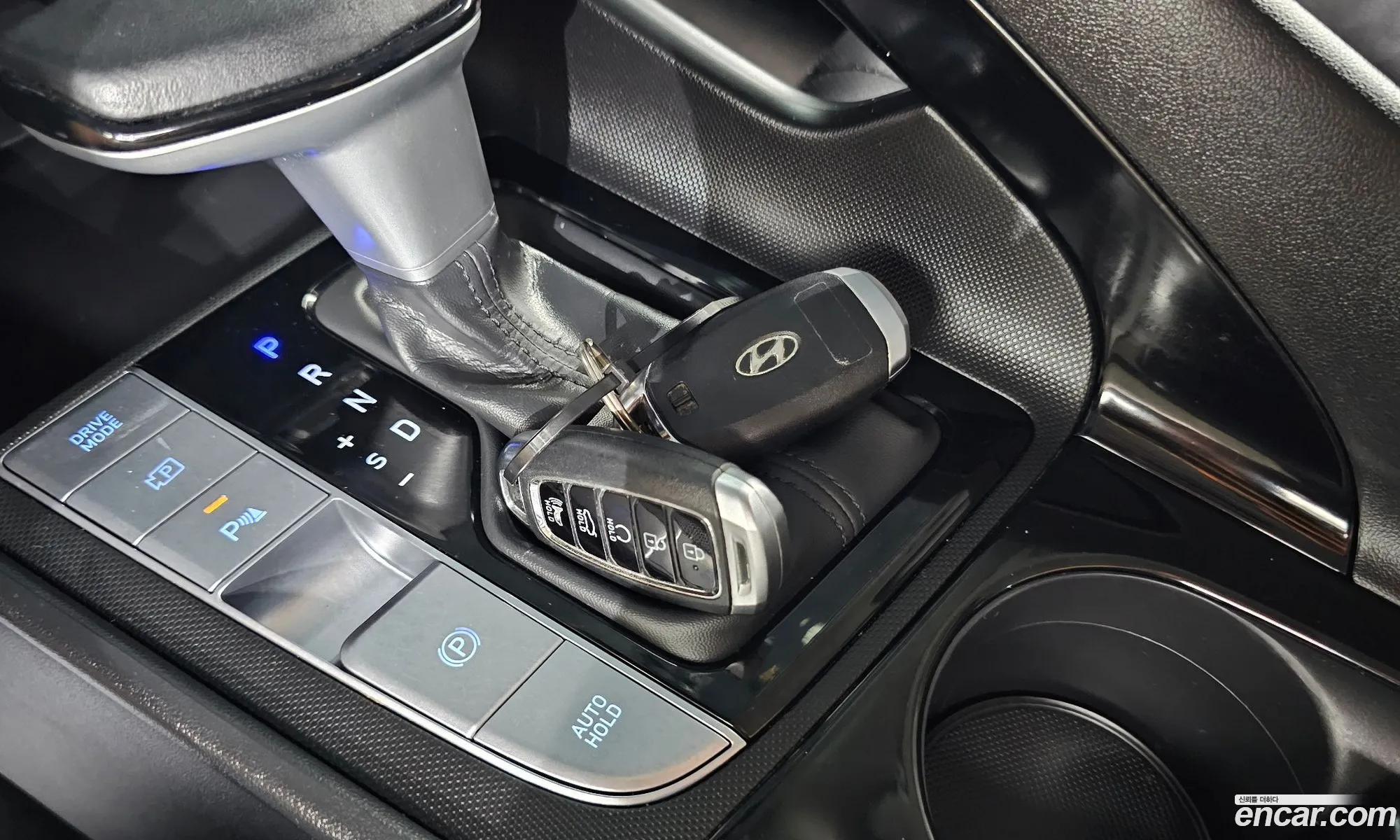 Hyundai Elantra Hybrid 2022 — 14