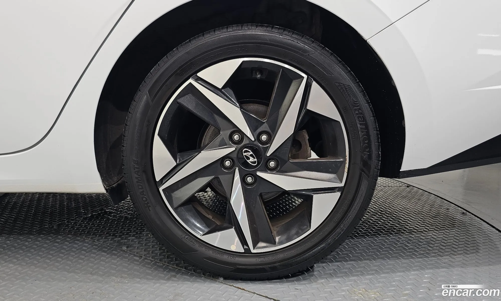 Hyundai Elantra Hybrid 2022 — 26