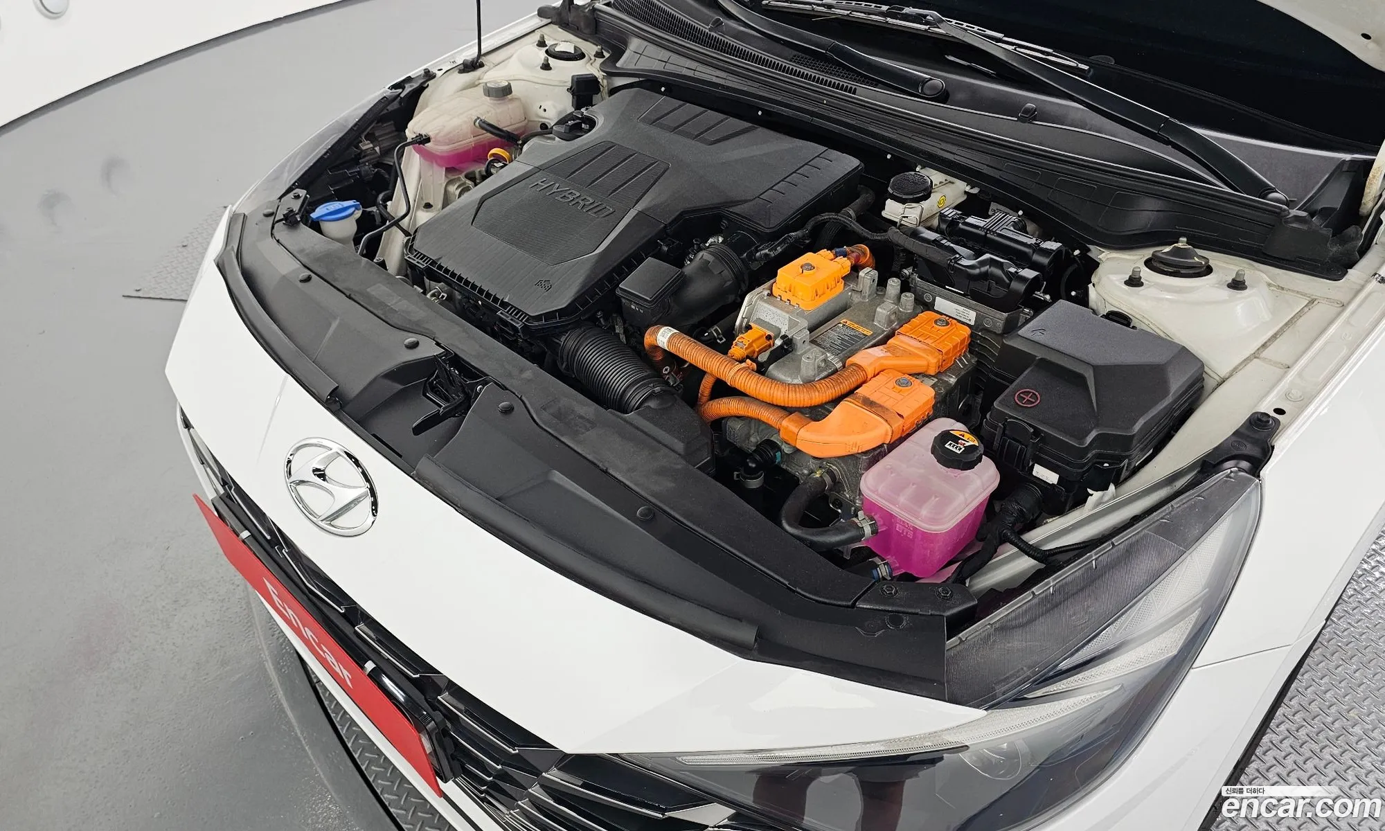 Hyundai Elantra Hybrid 2022 — 17