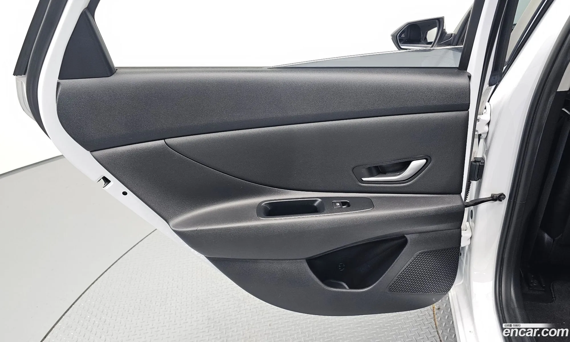 Hyundai Elantra Hybrid 2022 — 10