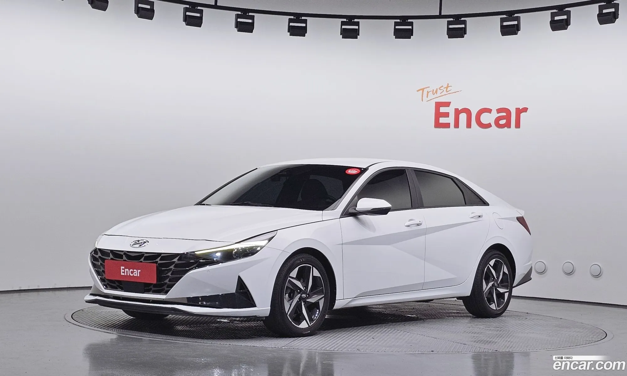 Hyundai Elantra Hybrid 2022 — 21