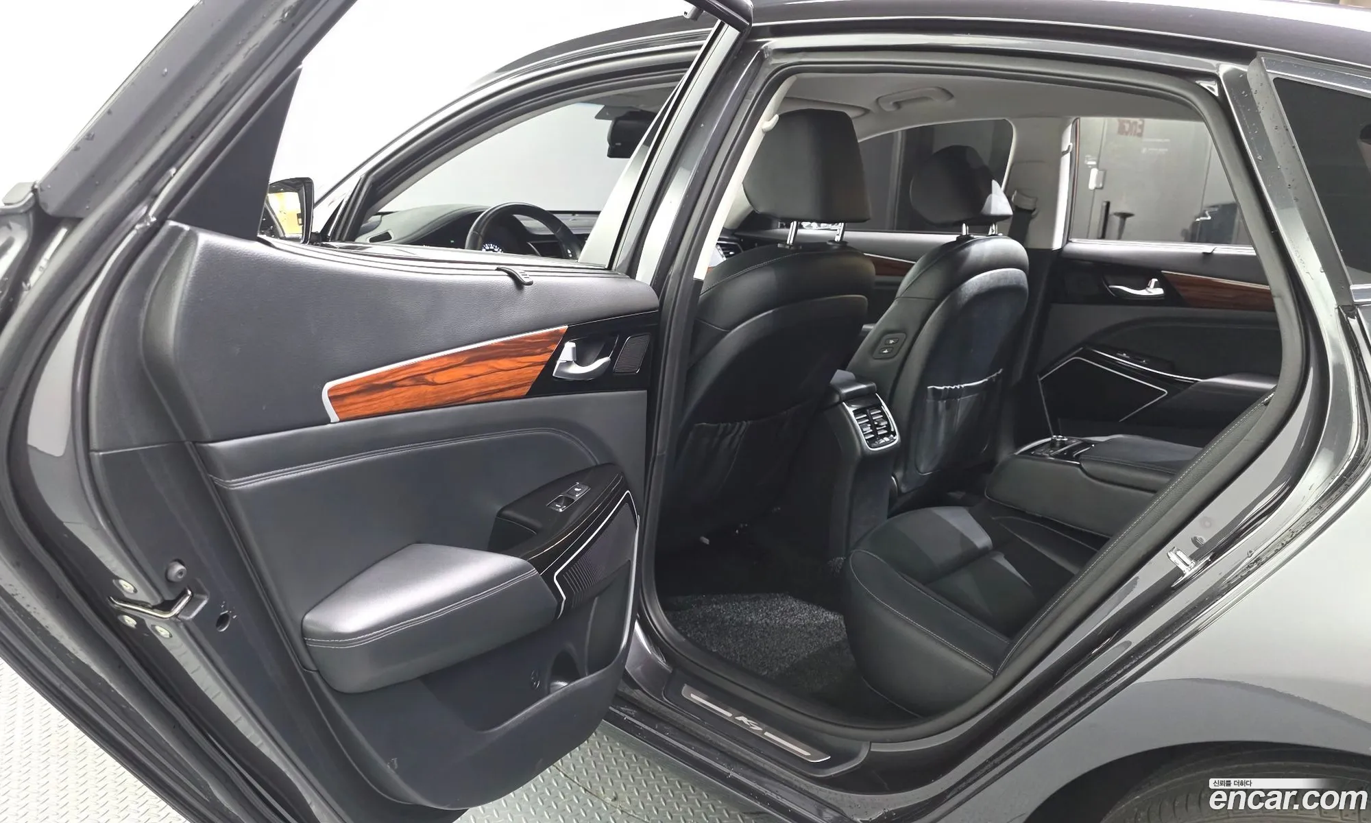 Kia K7 2016 KNALB415BGA050992 — 30