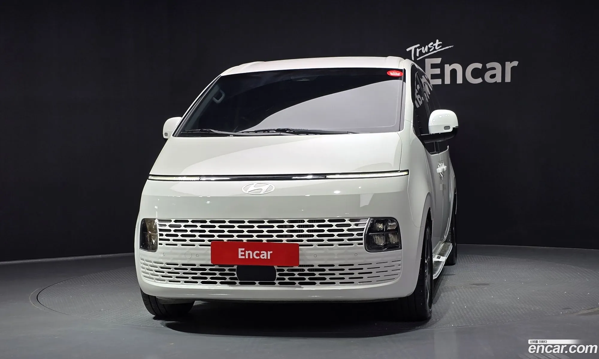 Hyundai Staria 2025 — 27