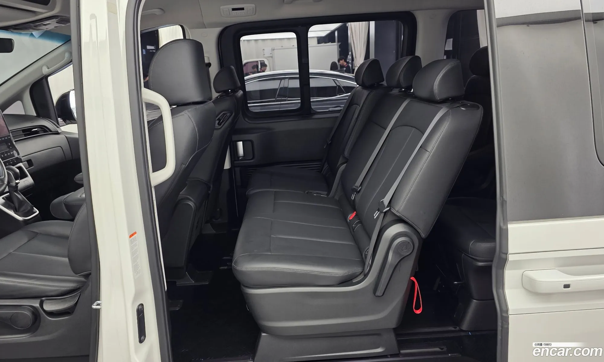 Hyundai Staria 2025 — 24