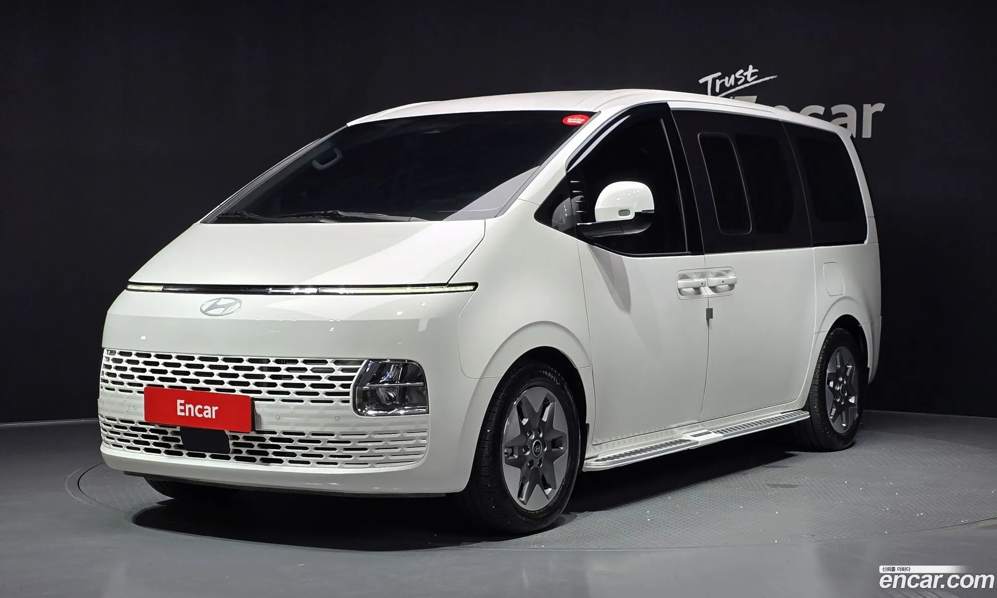 Hyundai Staria 2025 — 18