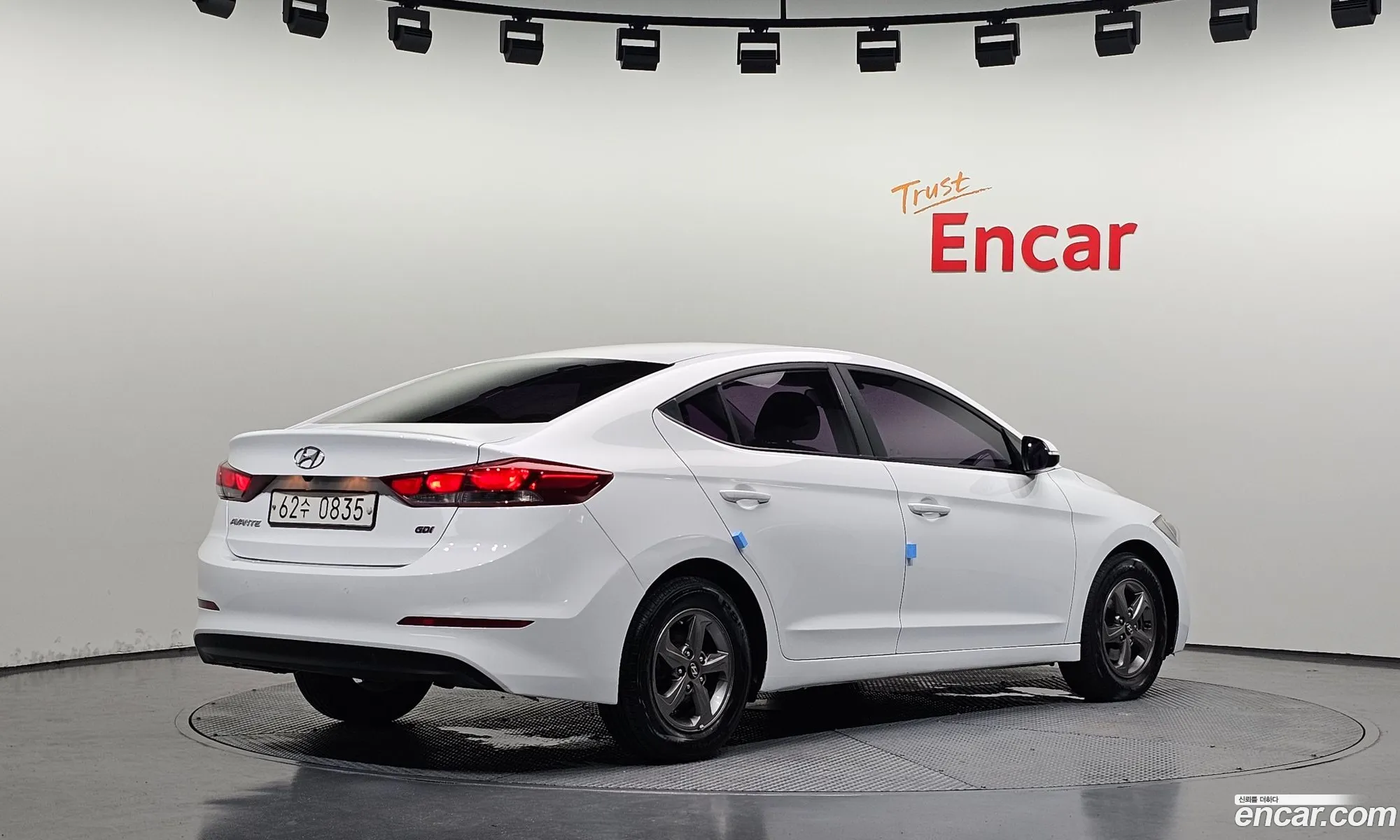 Hyundai Elantra AD 2016 — 18