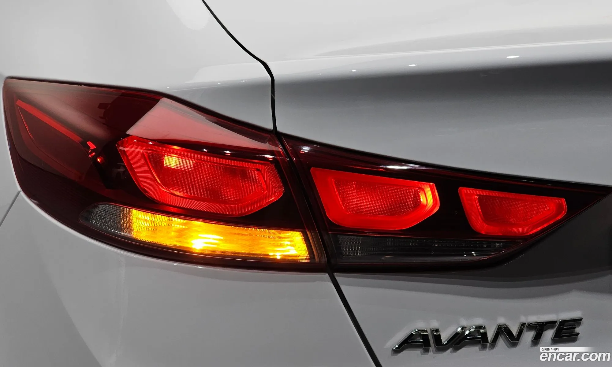 Hyundai Elantra AD 2016 — 6