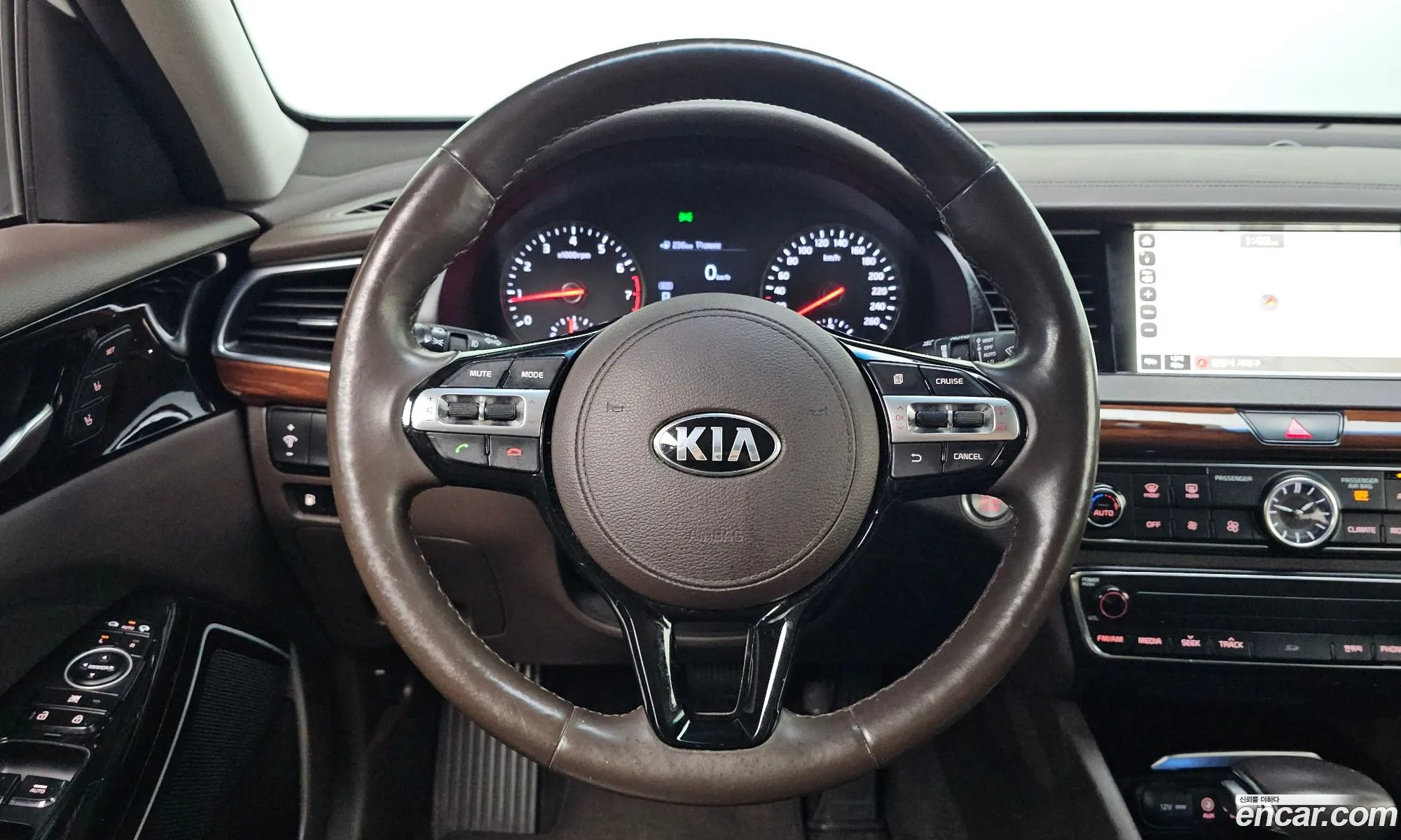 Kia K7 2016 KNALB415BGA041985 — 2