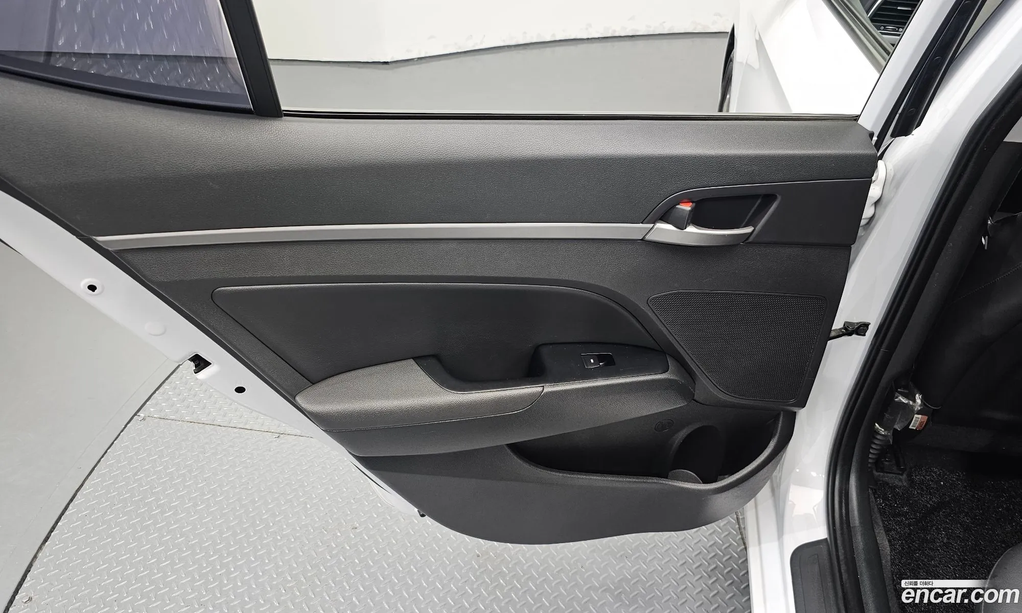 Hyundai Elantra AD 2017 KMHD741DBJU447619 — 28