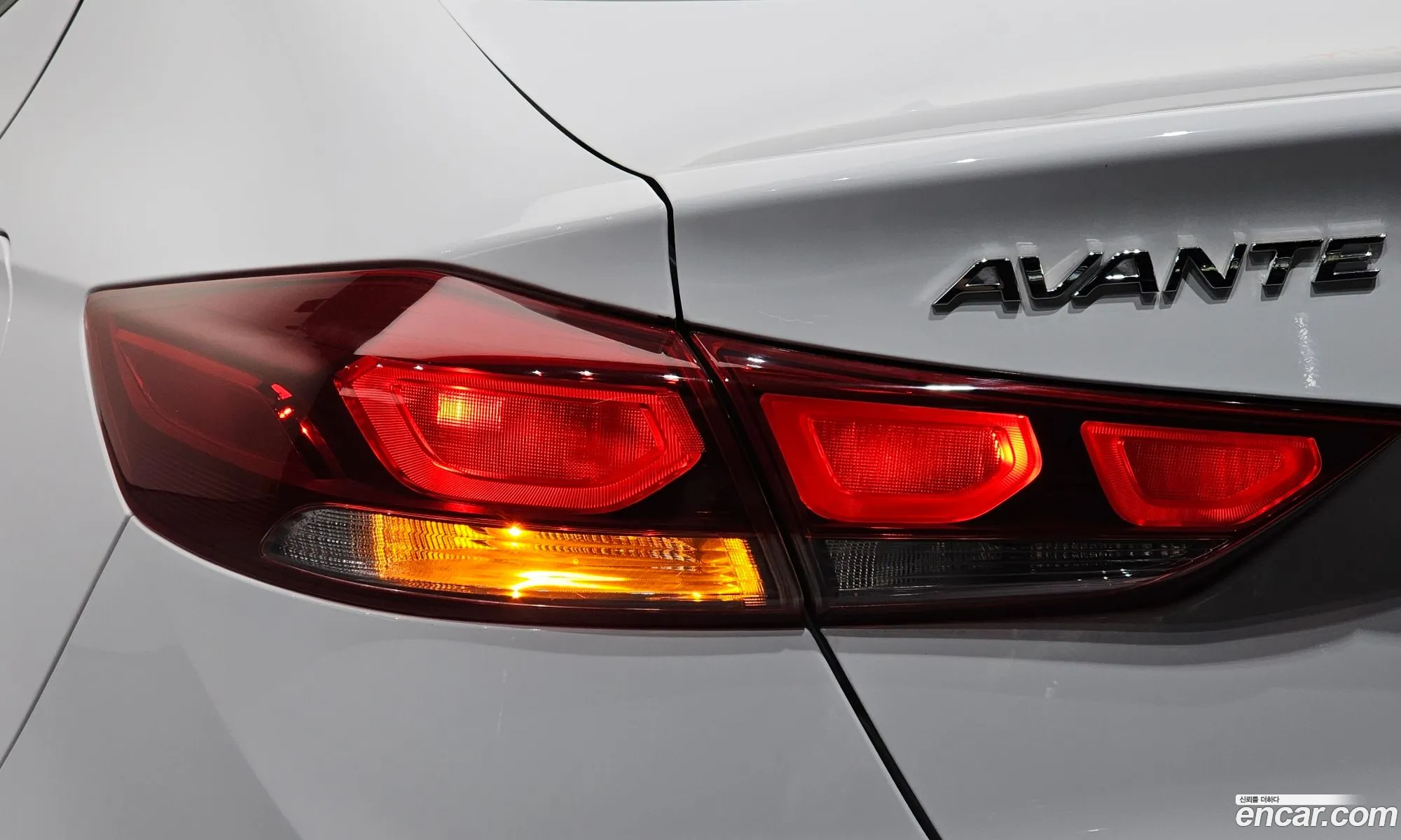 Hyundai Elantra AD 2017 KMHD741DBJU447619 — 19