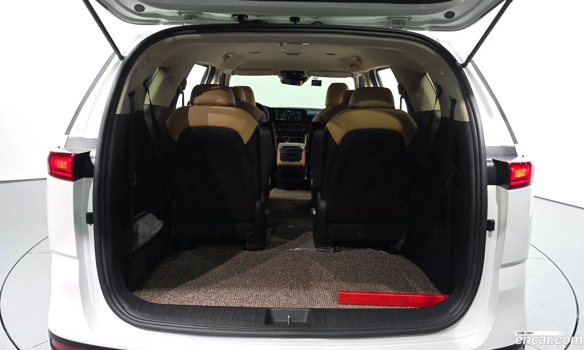 Kia Carnival 2021 — 5