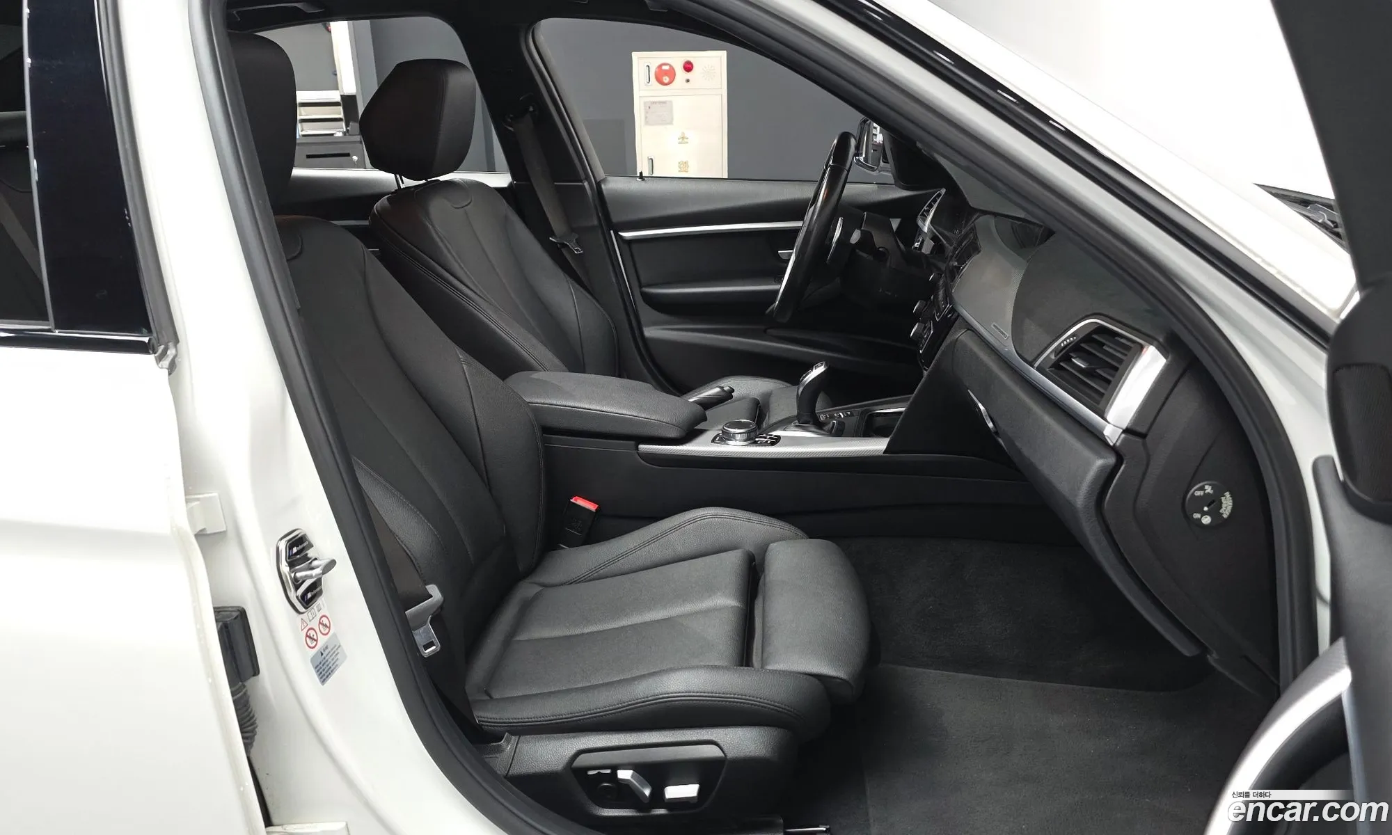 BMW 3 Series 2018 WBA8C5101JK736602 — 4
