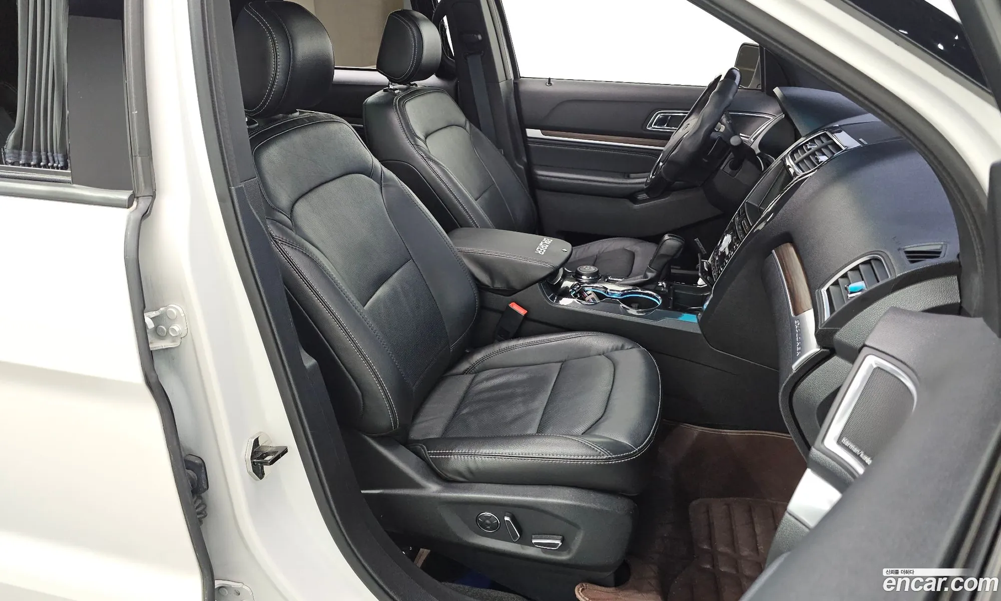 Ford Explorer 2017 1FM5K8FH1HGA96344 — 16