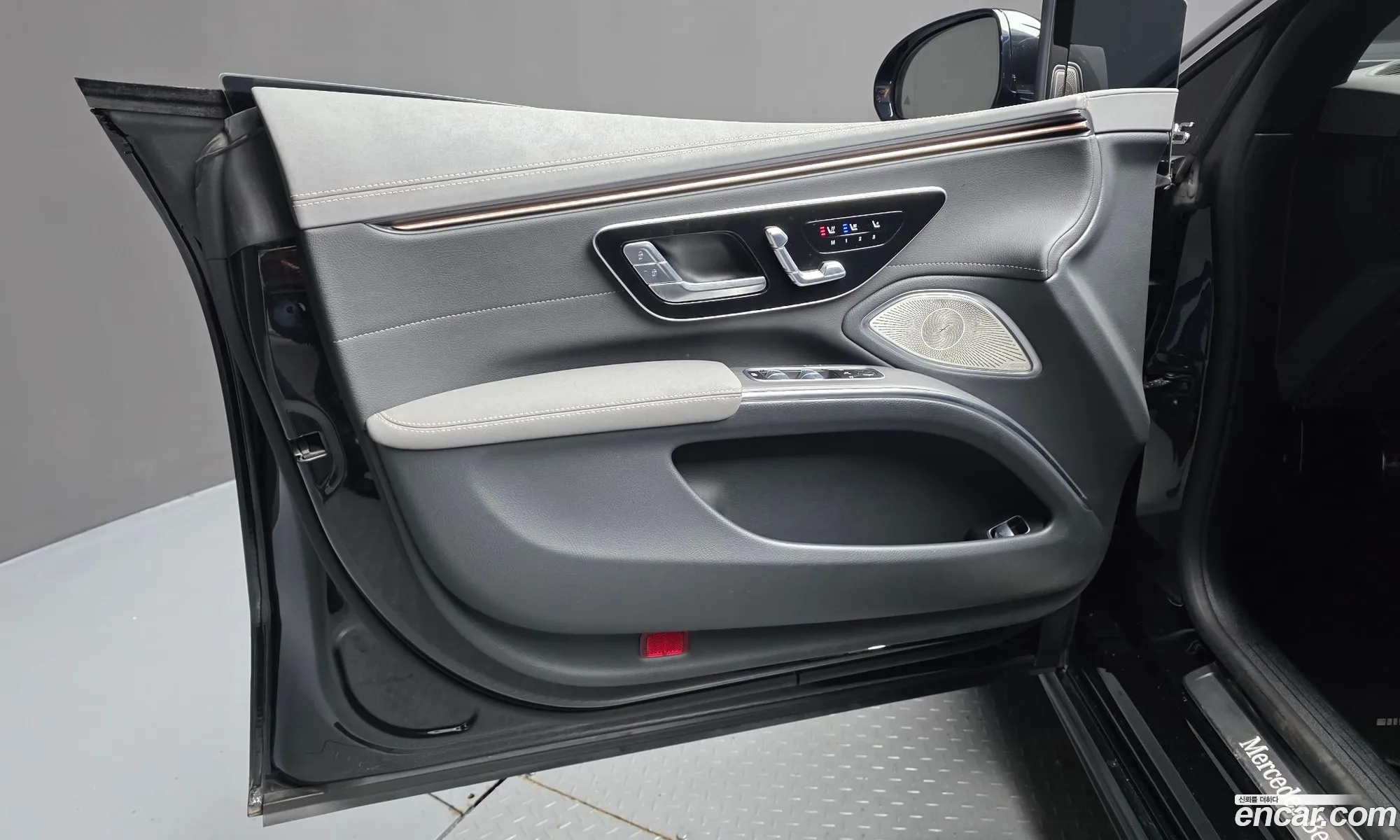 Mercedes-Benz EQS V297 2023 — 14