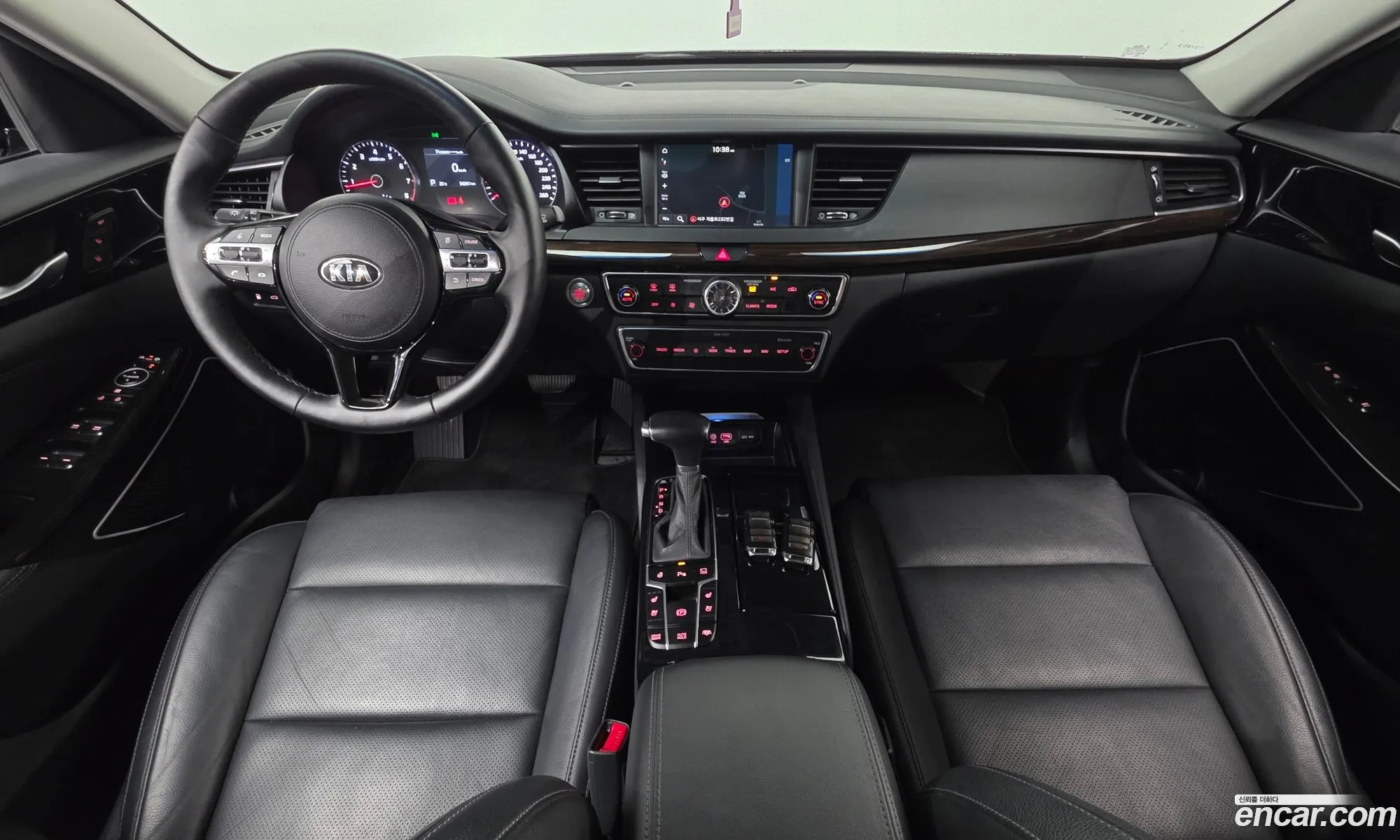 Kia K7 2018 KNALA418BJA129002 — 16