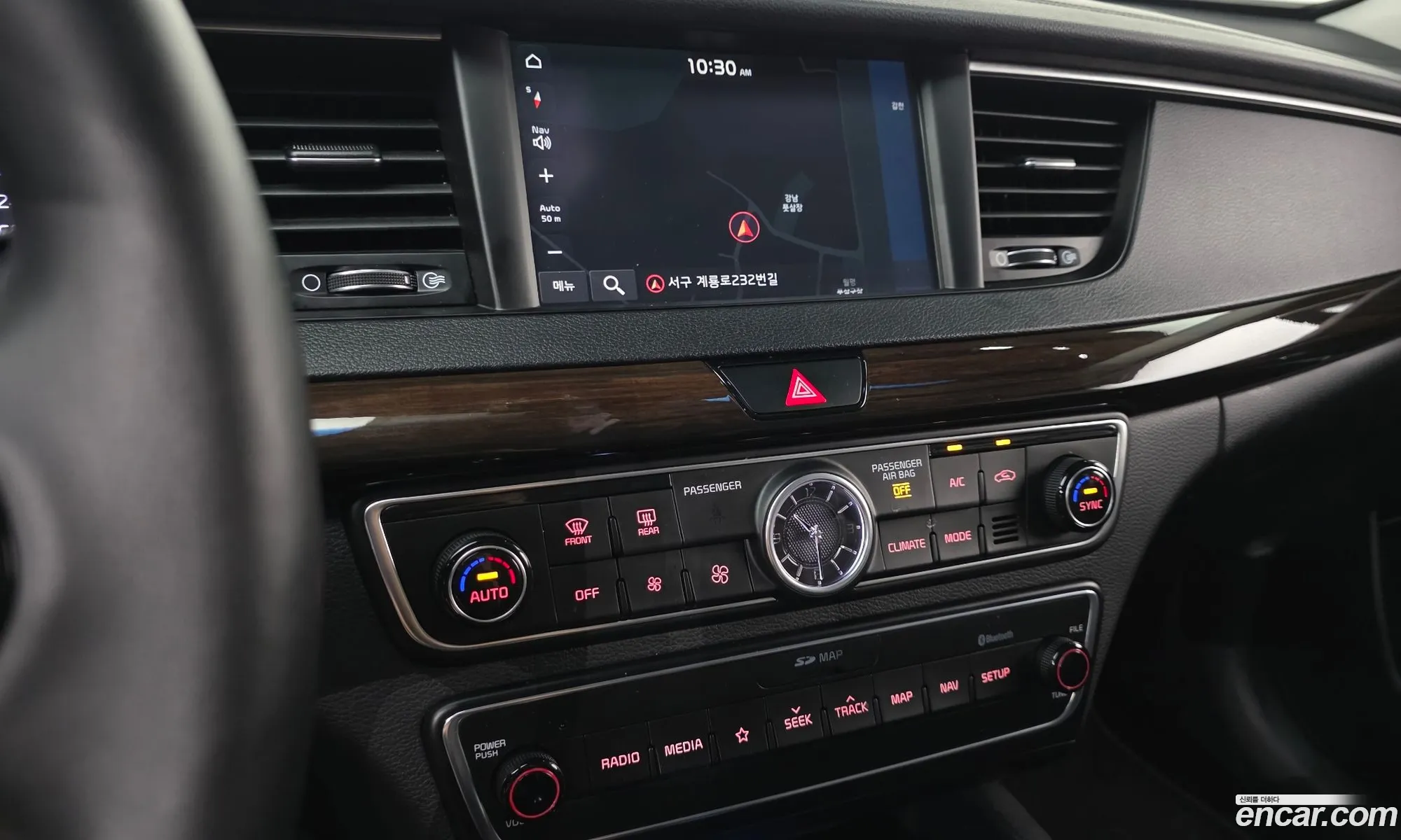 Kia K7 2018 KNALA418BJA129002 — 17