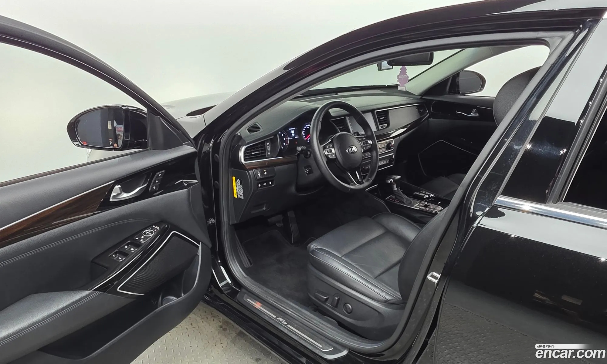 Kia K7 2018 KNALA418BJA129002 — 4