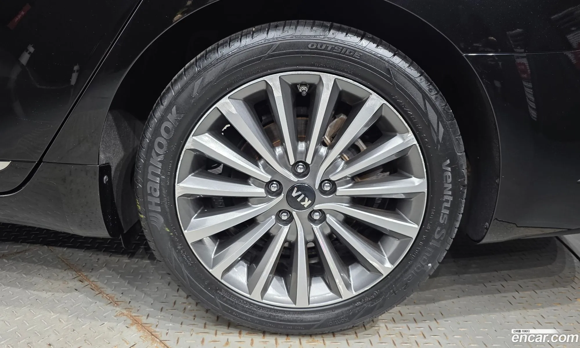 Kia K7 2018 KNALA418BJA129002 — 22